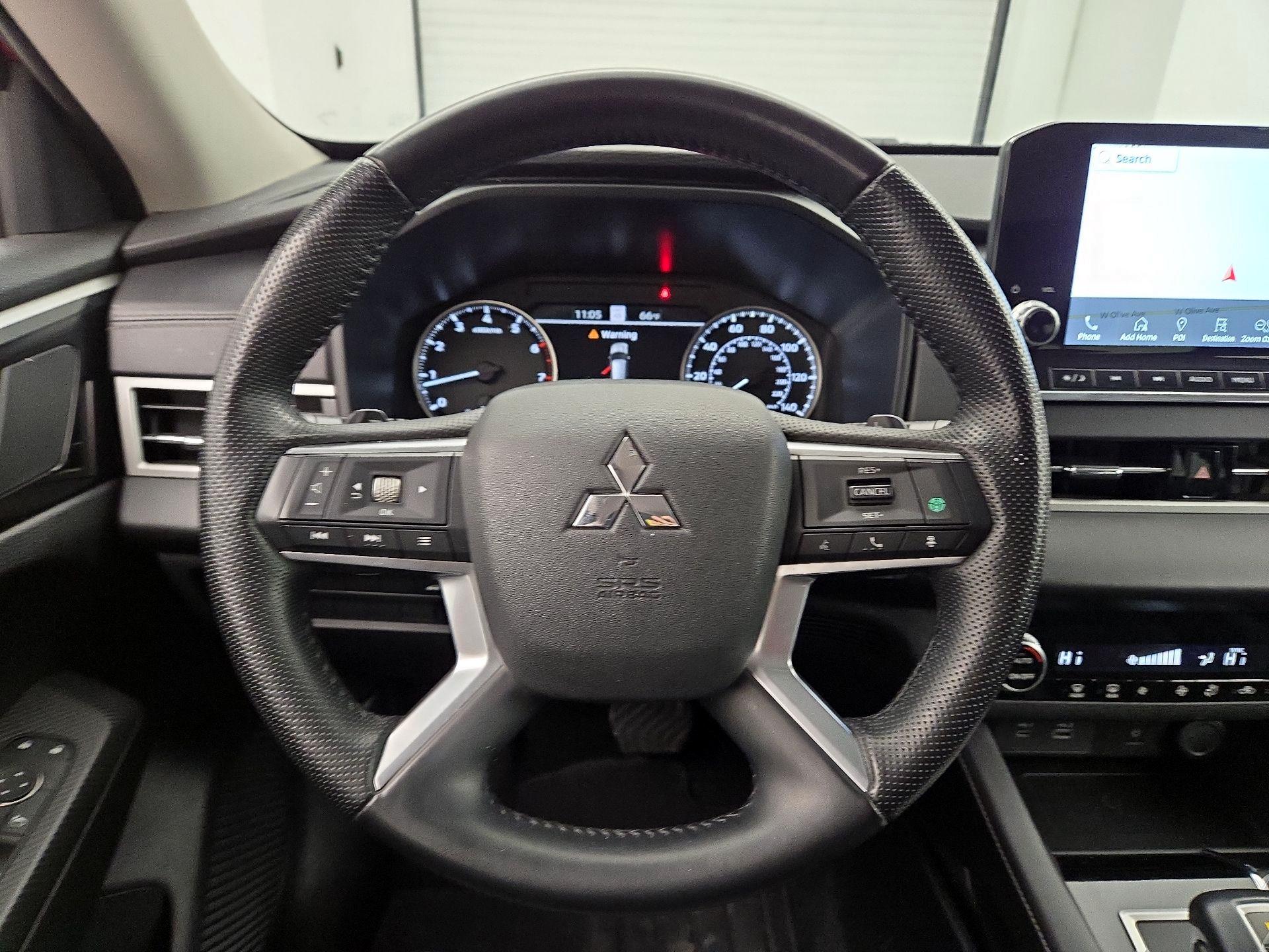 Thumbnail: 2024 Mitsubishi Outlander - 10