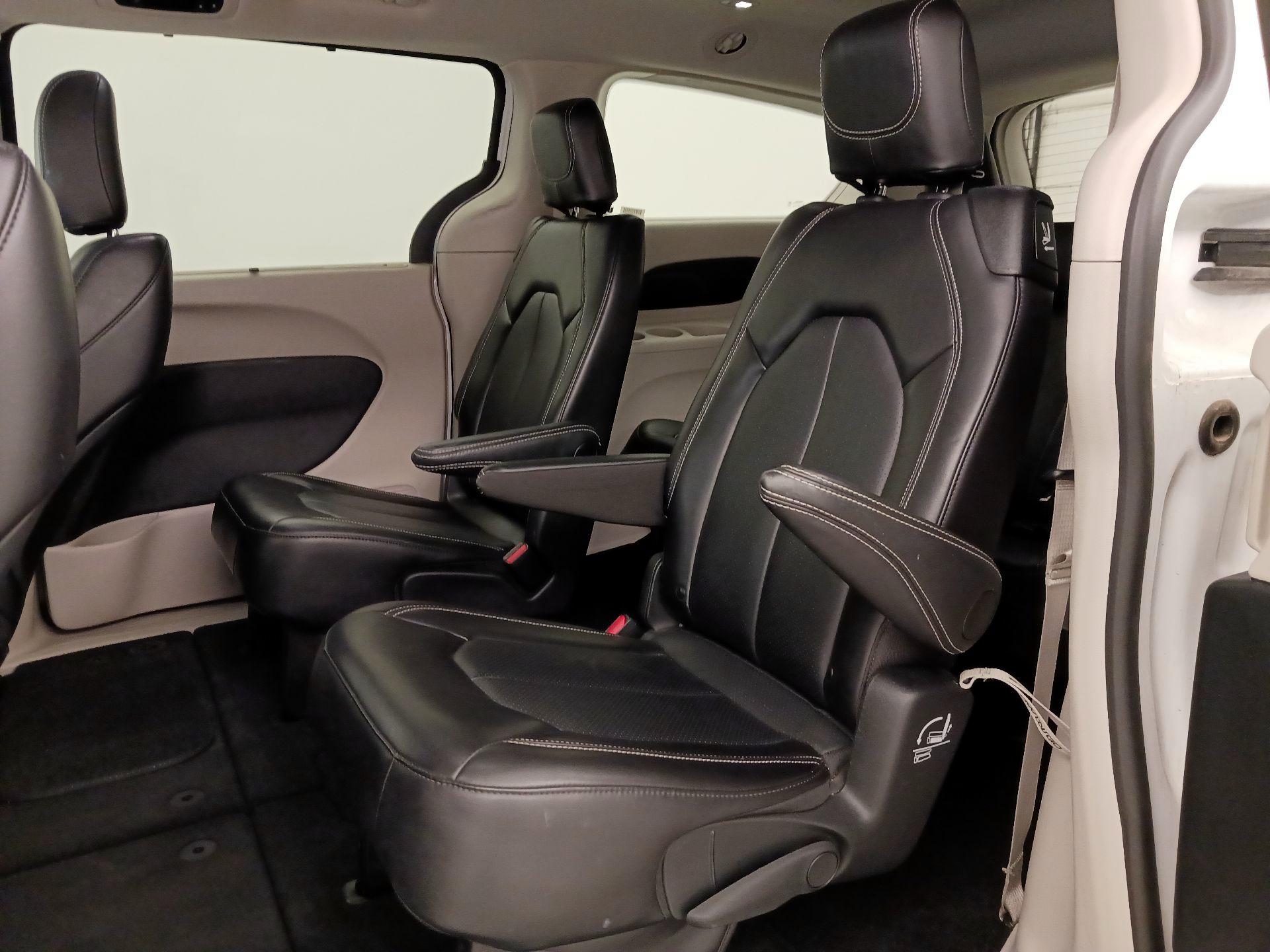 Thumbnail: 2024 Chrysler Pacifica - 19