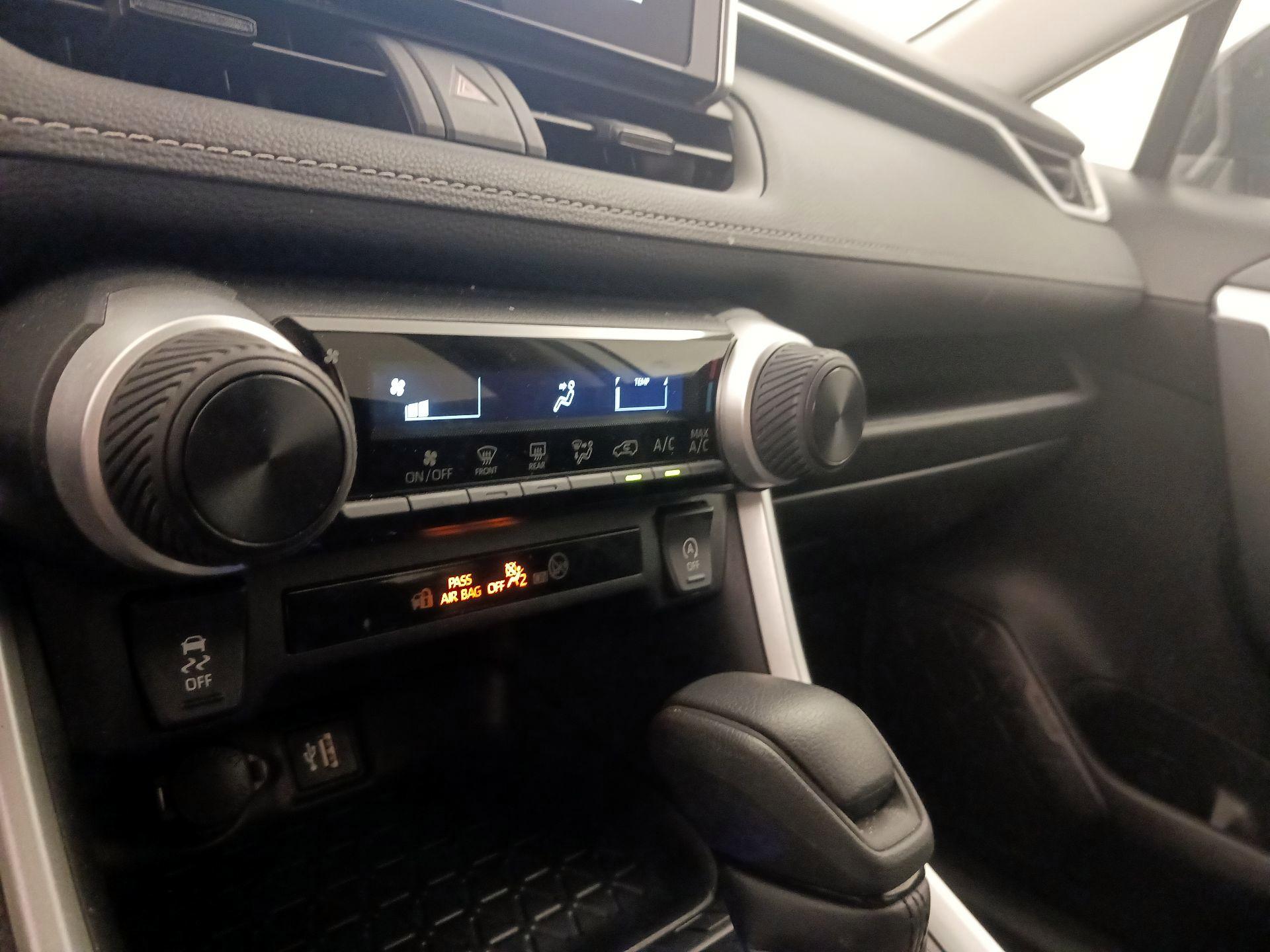 Thumbnail: 2024 Toyota RAV4 - 16