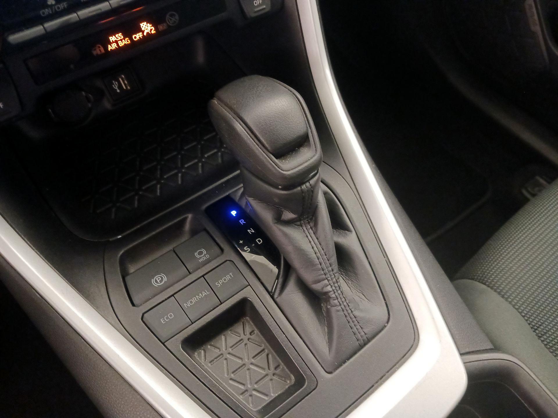 Thumbnail: 2024 Toyota RAV4 - 17