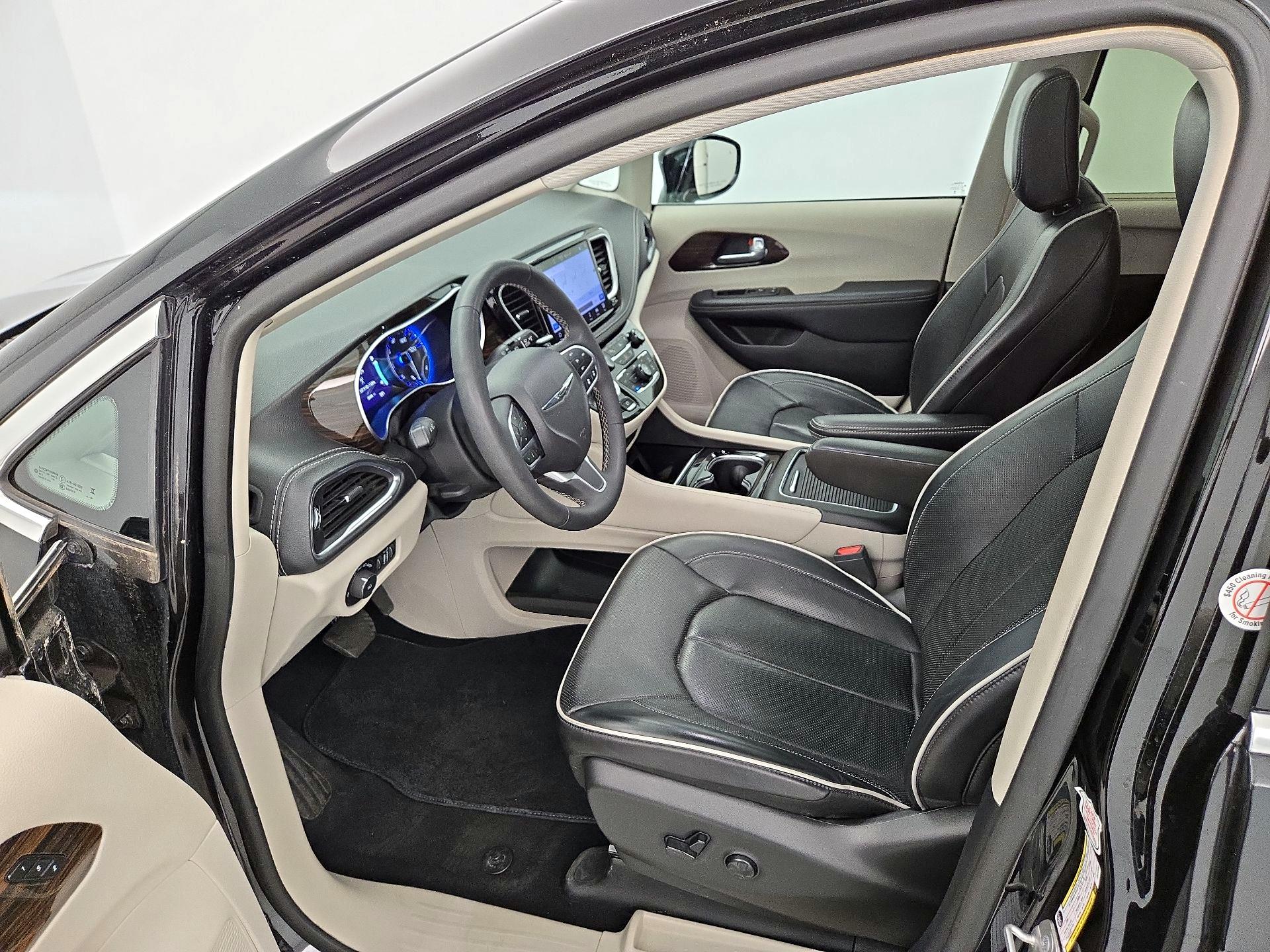 Thumbnail: 2024 Chrysler Pacifica - 11