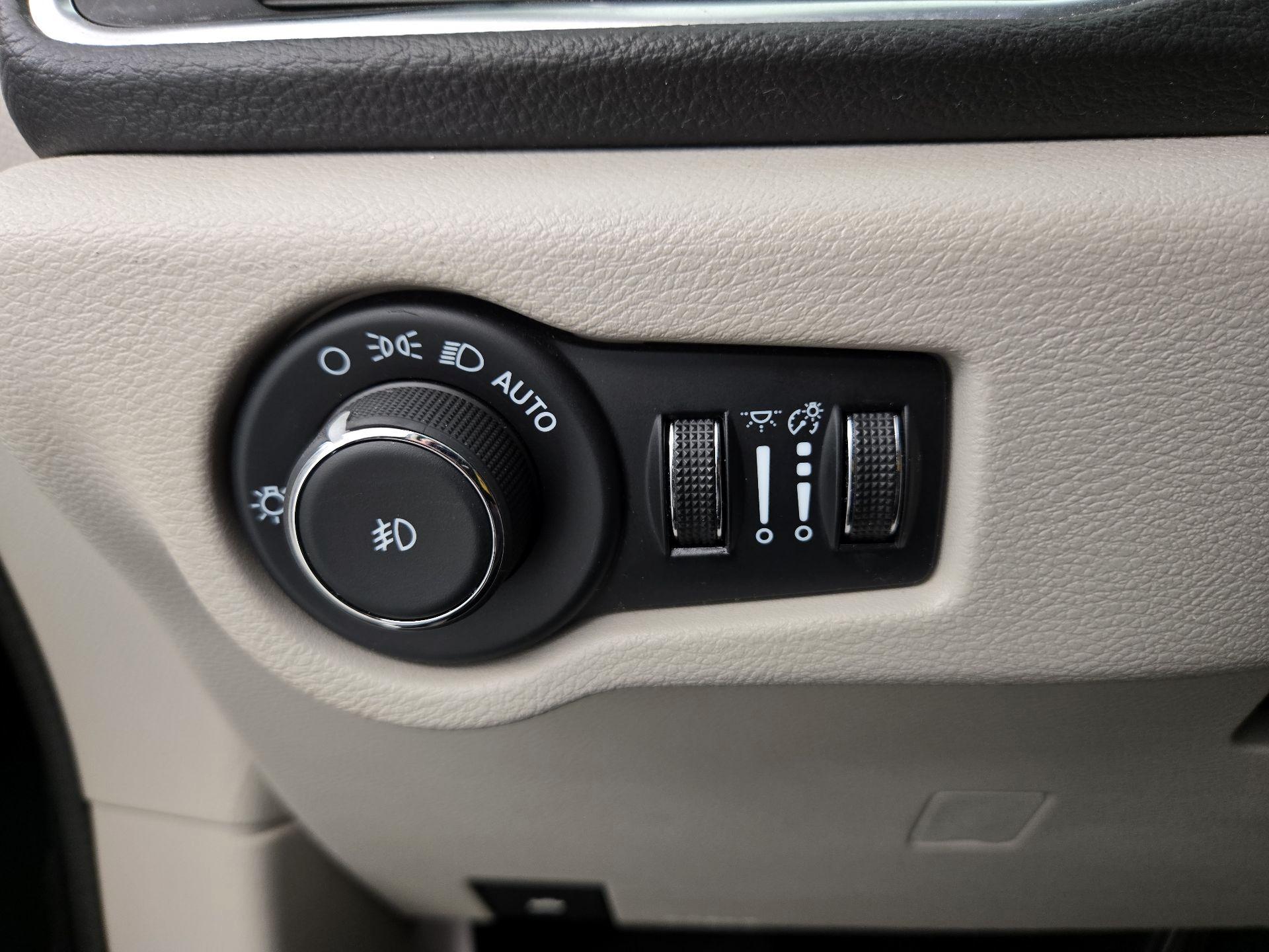 Thumbnail: 2024 Chrysler Pacifica - 13