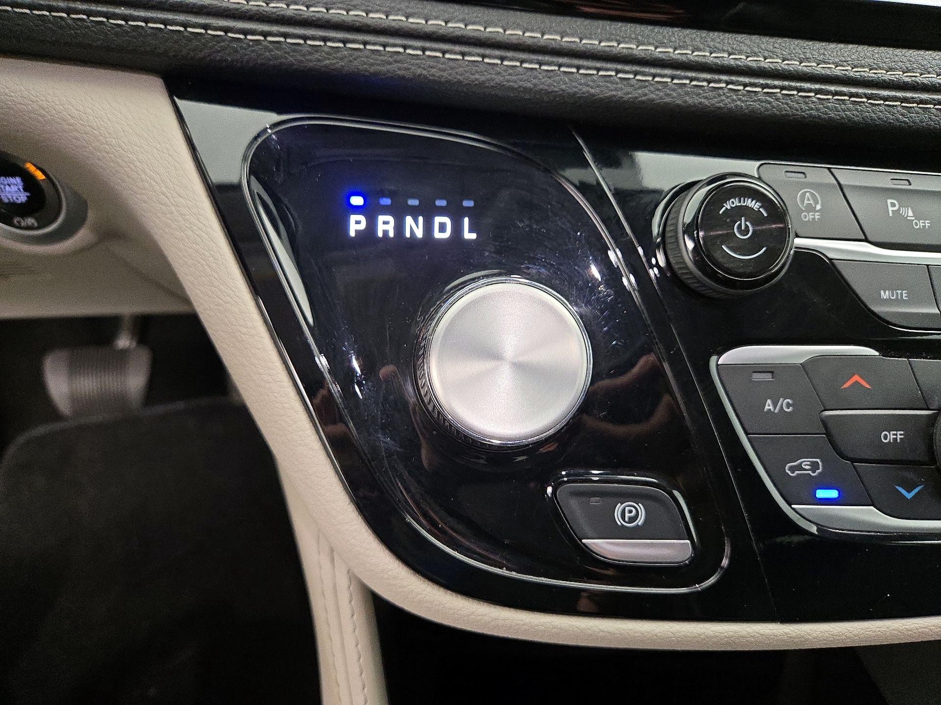 Thumbnail: 2024 Chrysler Pacifica - 18