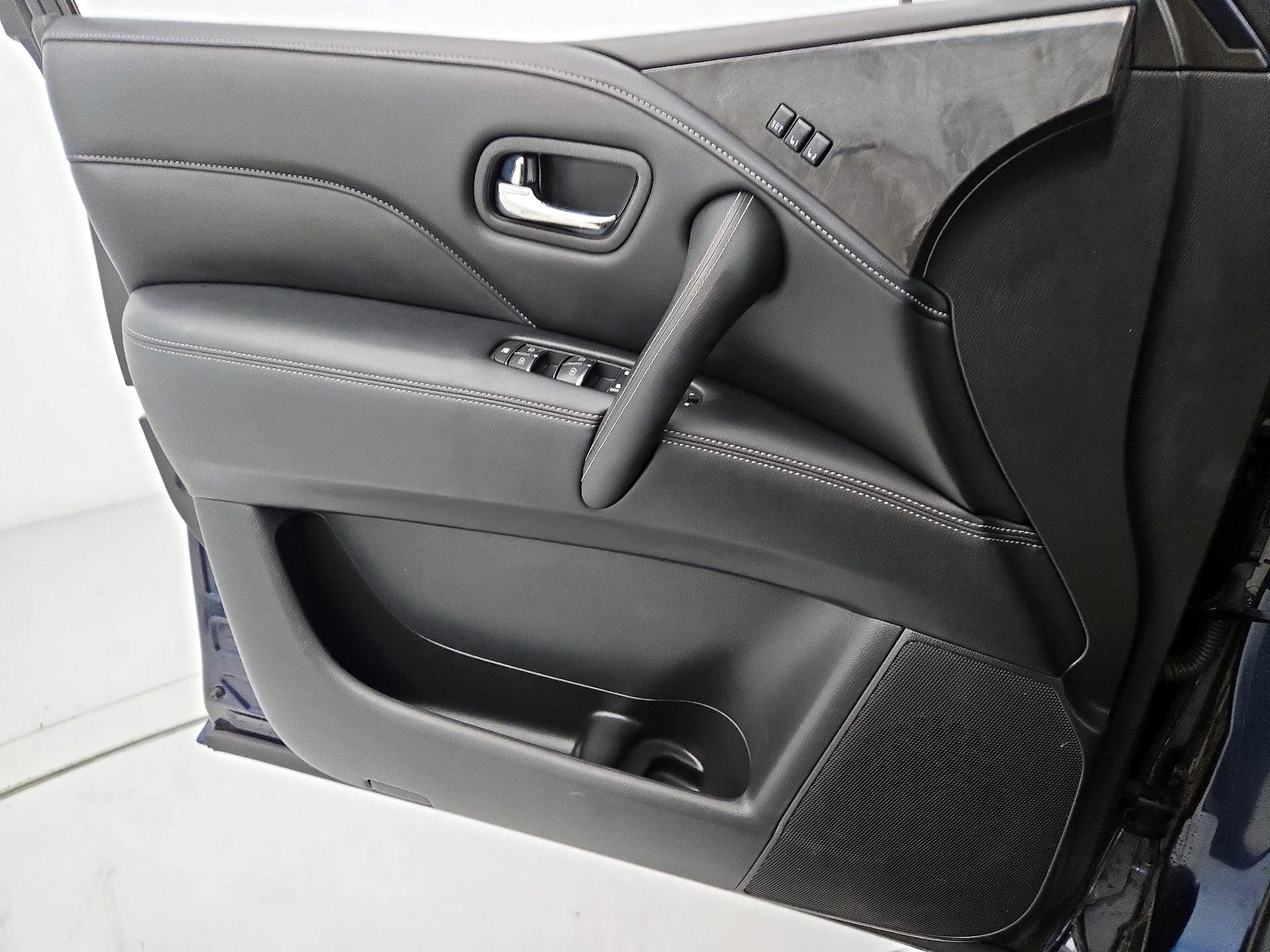 Thumbnail: 2024 INFINITI QX80 - 12