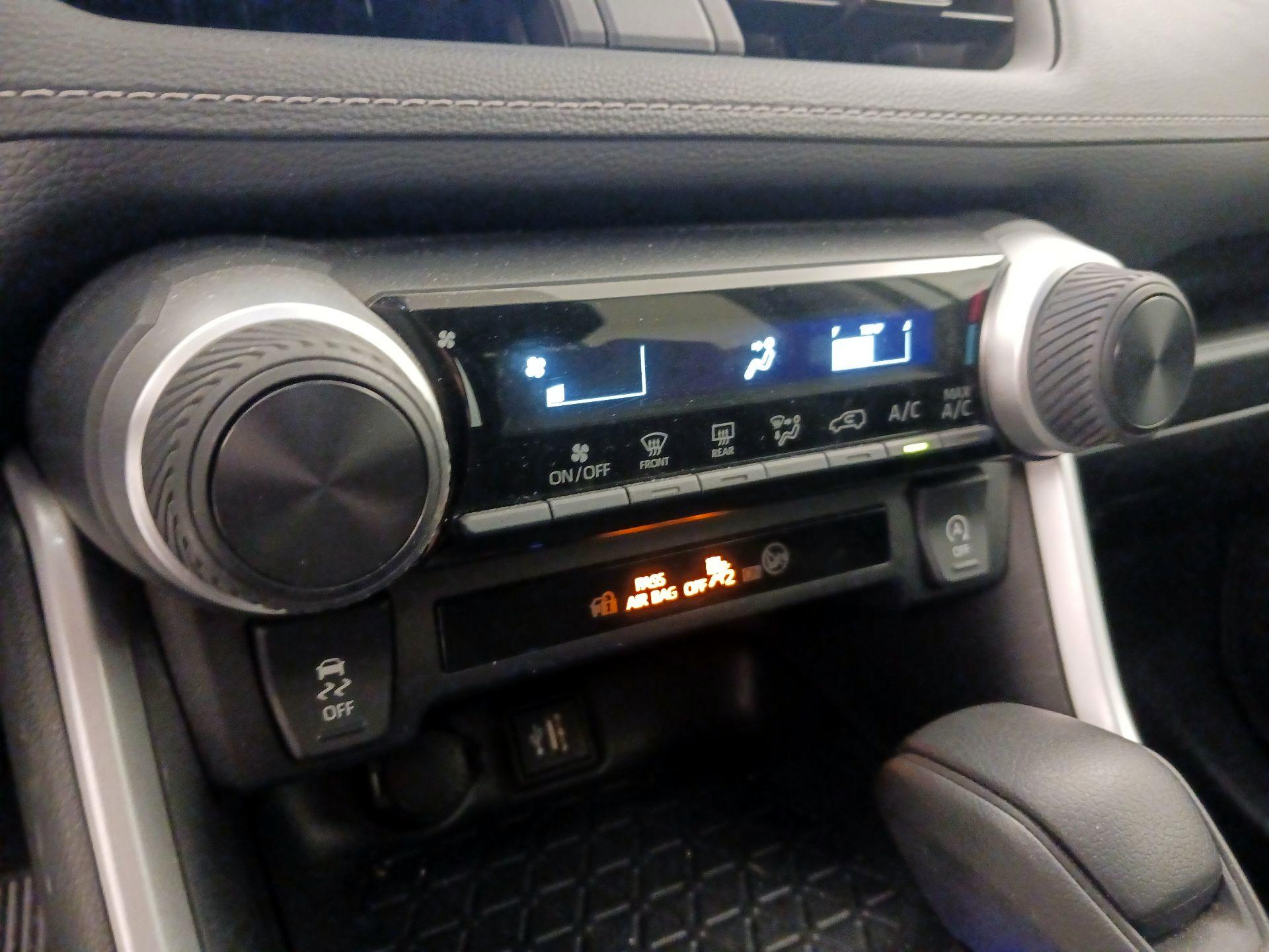 Thumbnail: 2024 Toyota RAV4 - 16