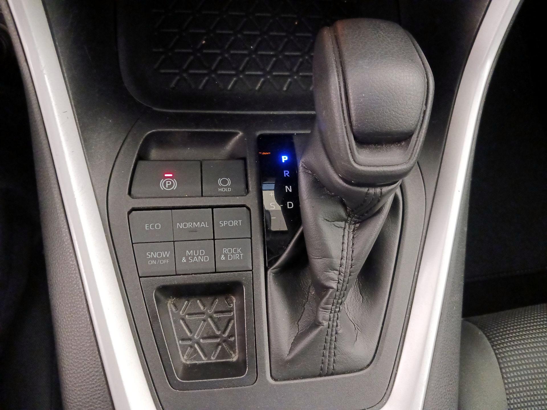 Thumbnail: 2024 Toyota RAV4 - 17