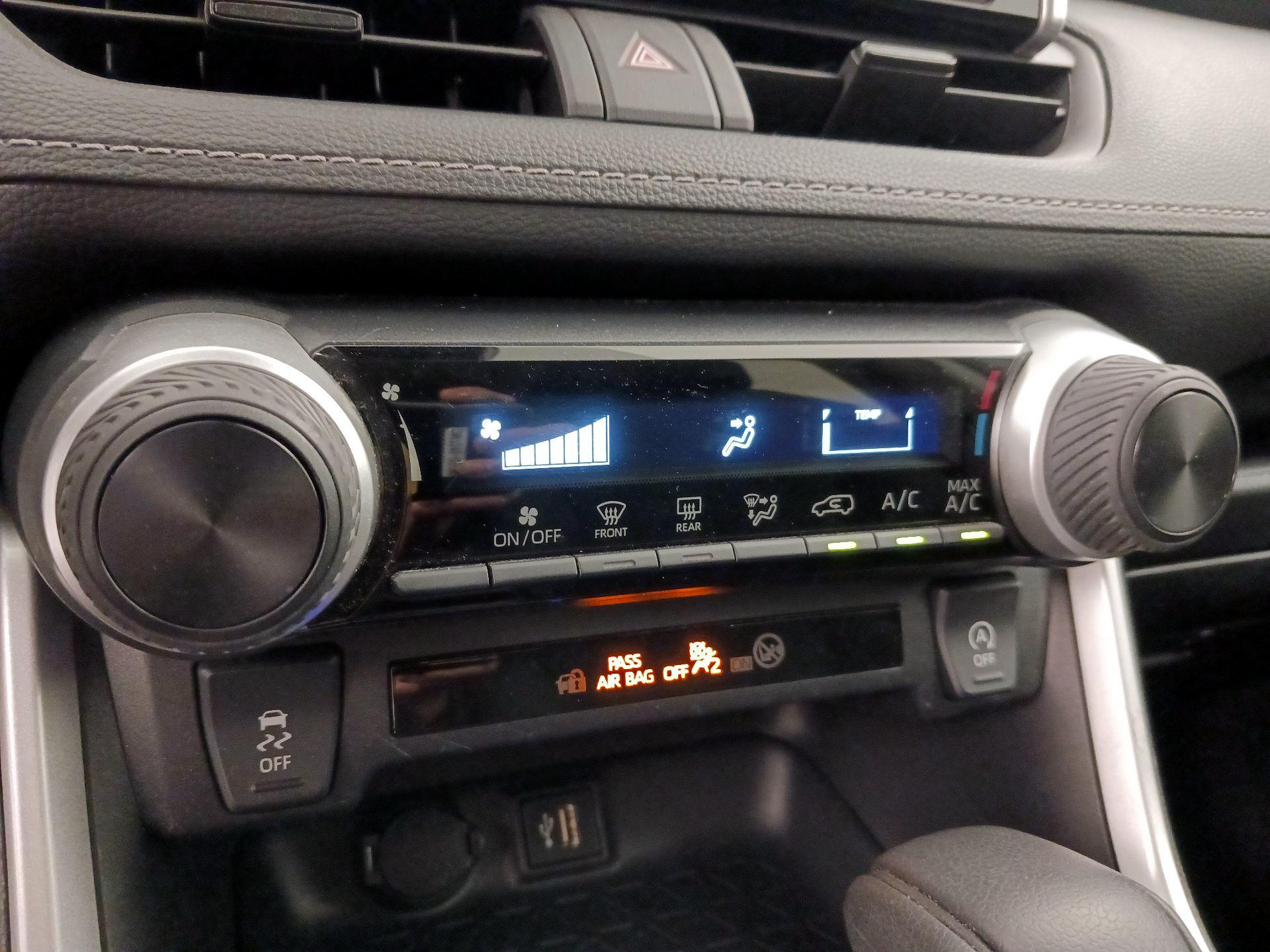 Thumbnail: 2024 Toyota RAV4 - 16