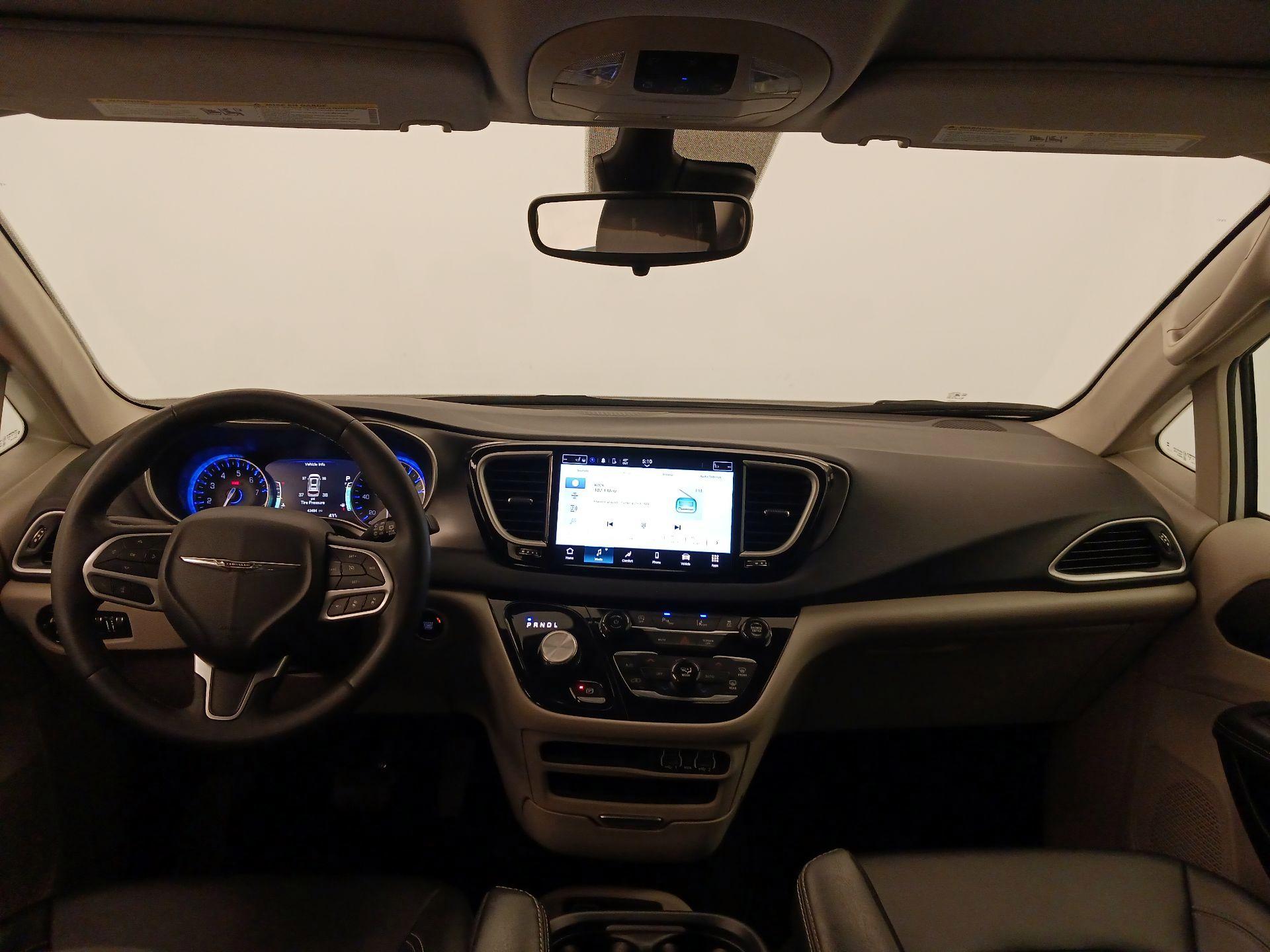 Thumbnail: 2024 Chrysler Pacifica - 9