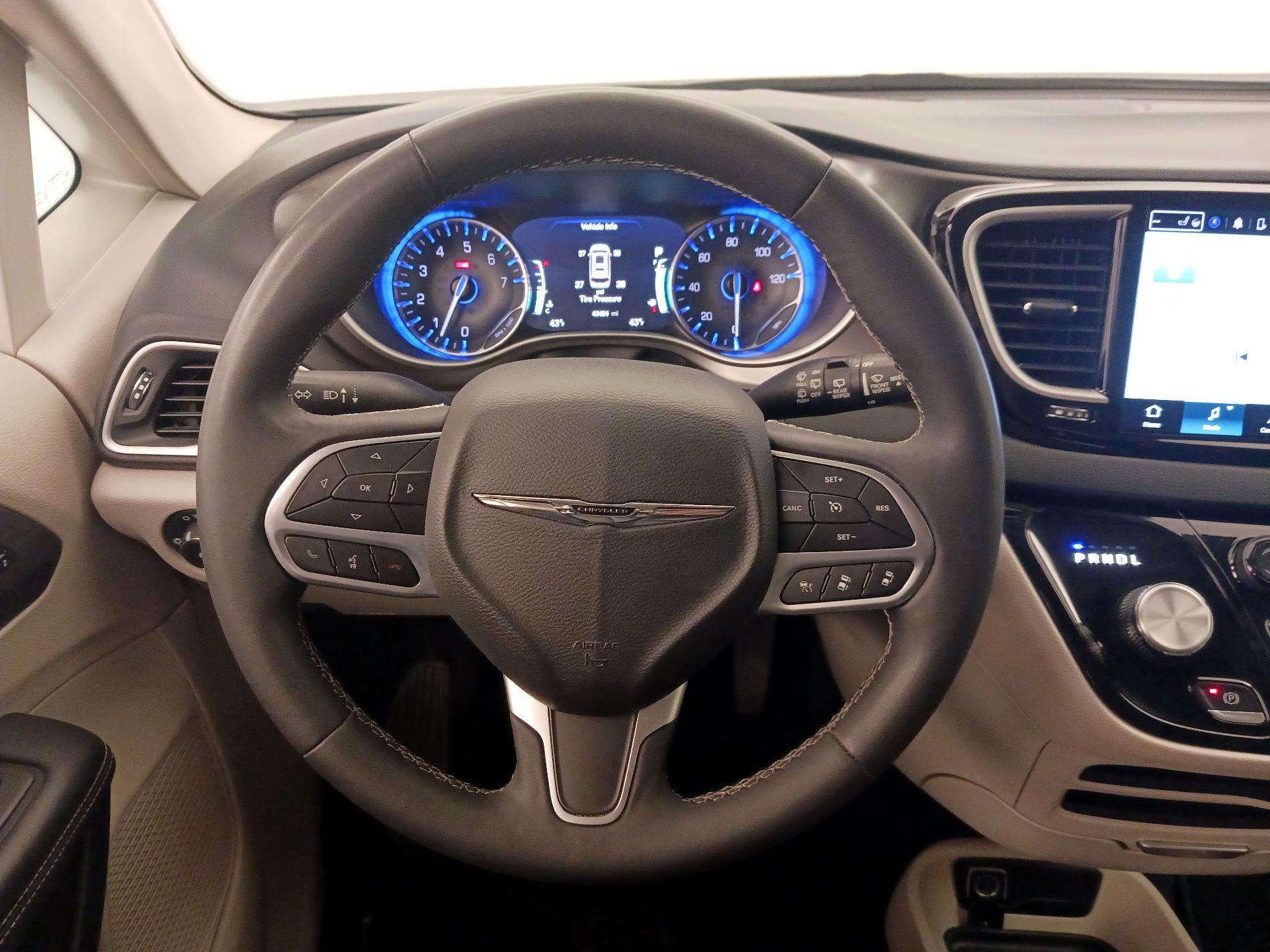 Thumbnail: 2024 Chrysler Pacifica - 10