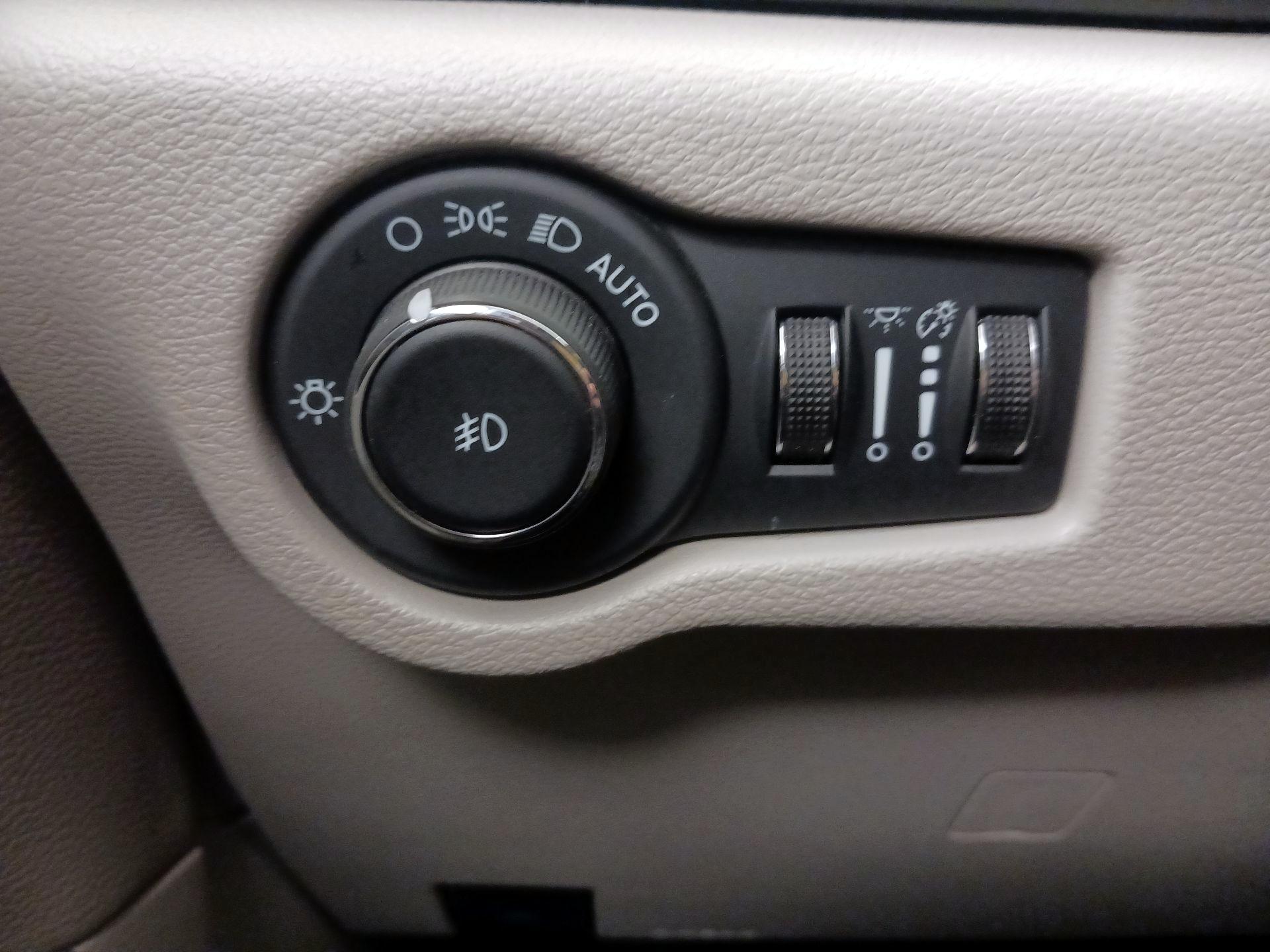 Thumbnail: 2024 Chrysler Pacifica - 13