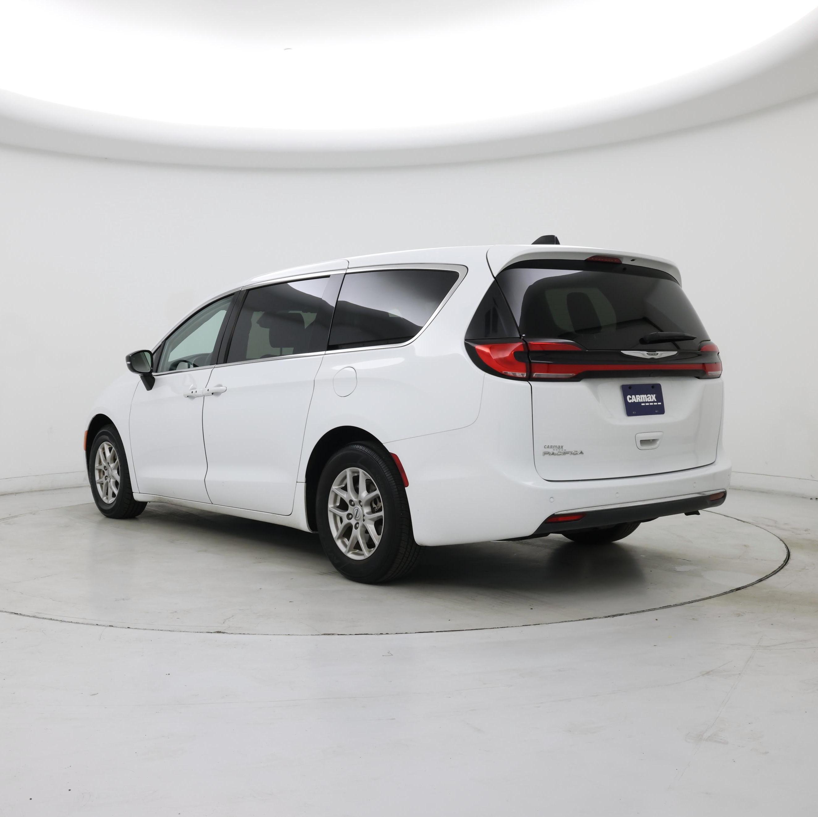 Thumbnail: 2024 Chrysler Pacifica - 2