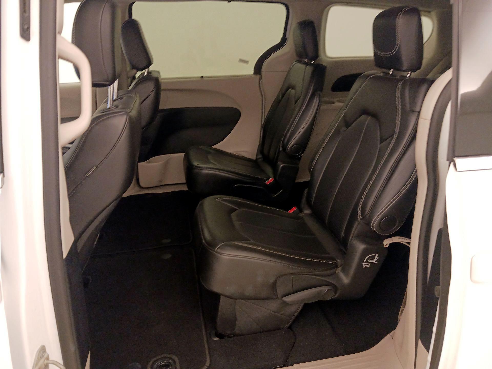 Thumbnail: 2024 Chrysler Pacifica - 19