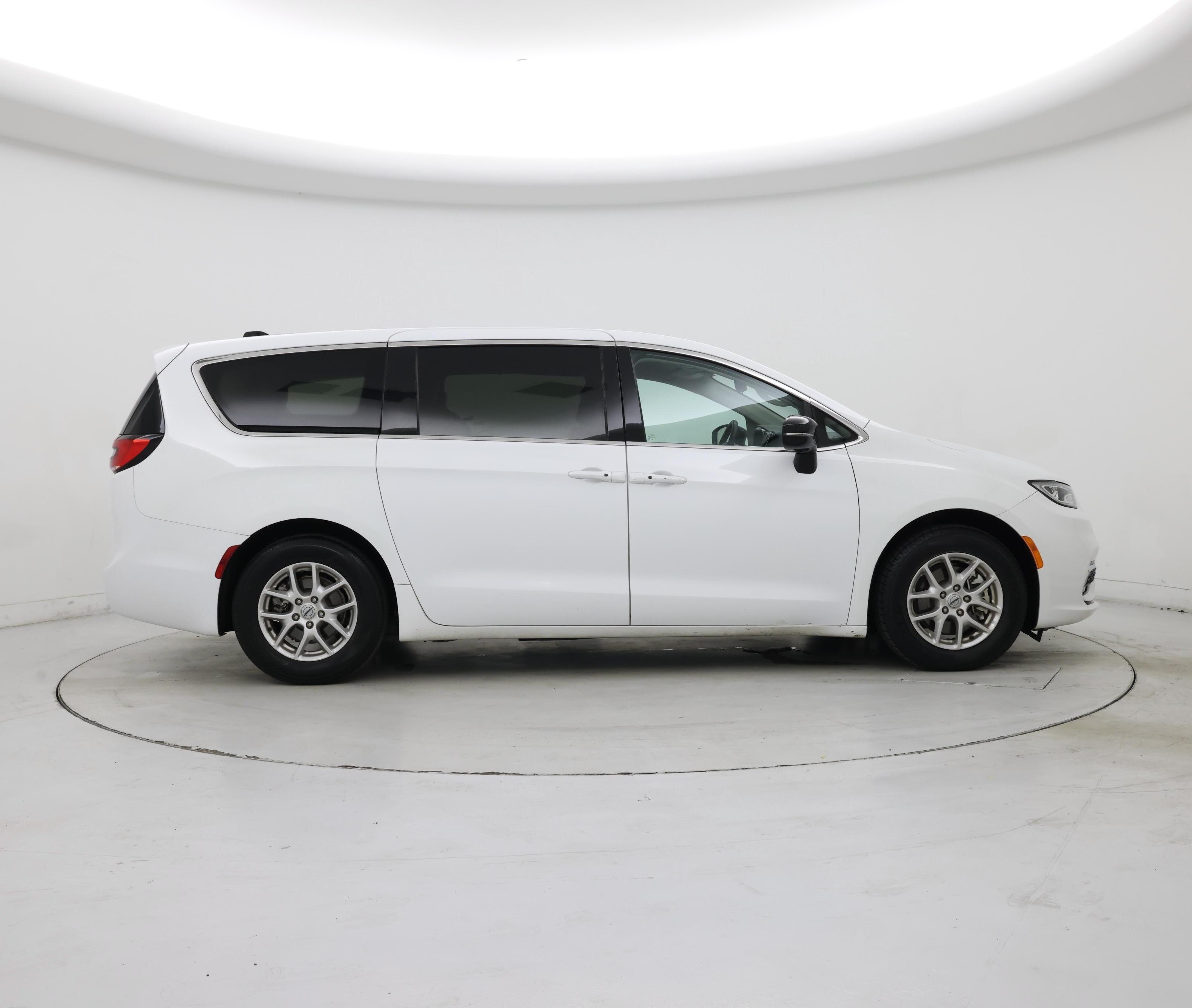 Thumbnail: 2024 Chrysler Pacifica - 7