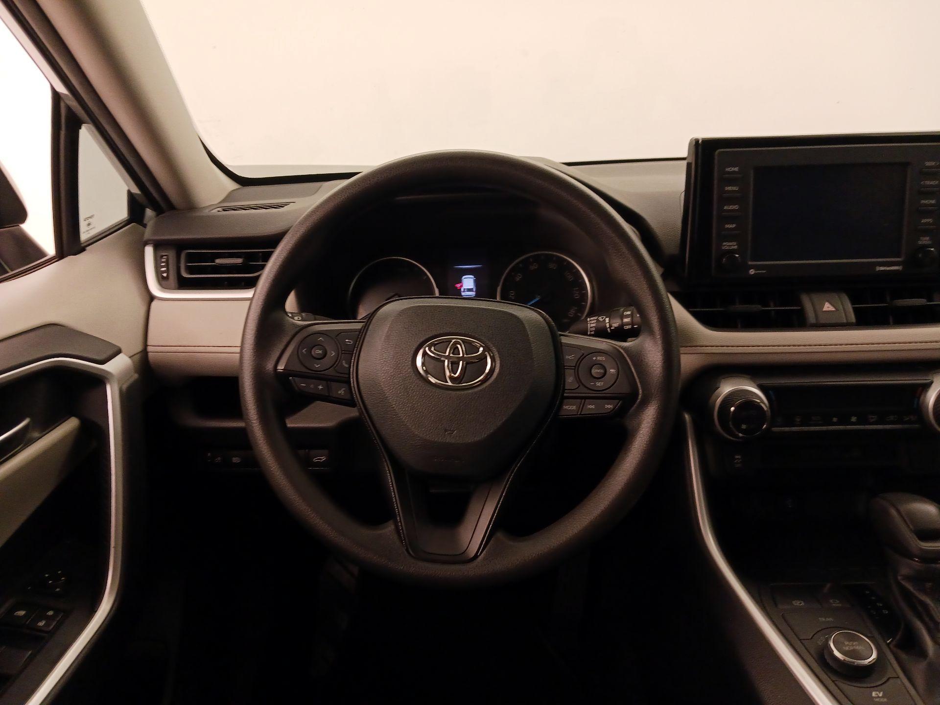 Thumbnail: 2021 Toyota RAV4 - 10