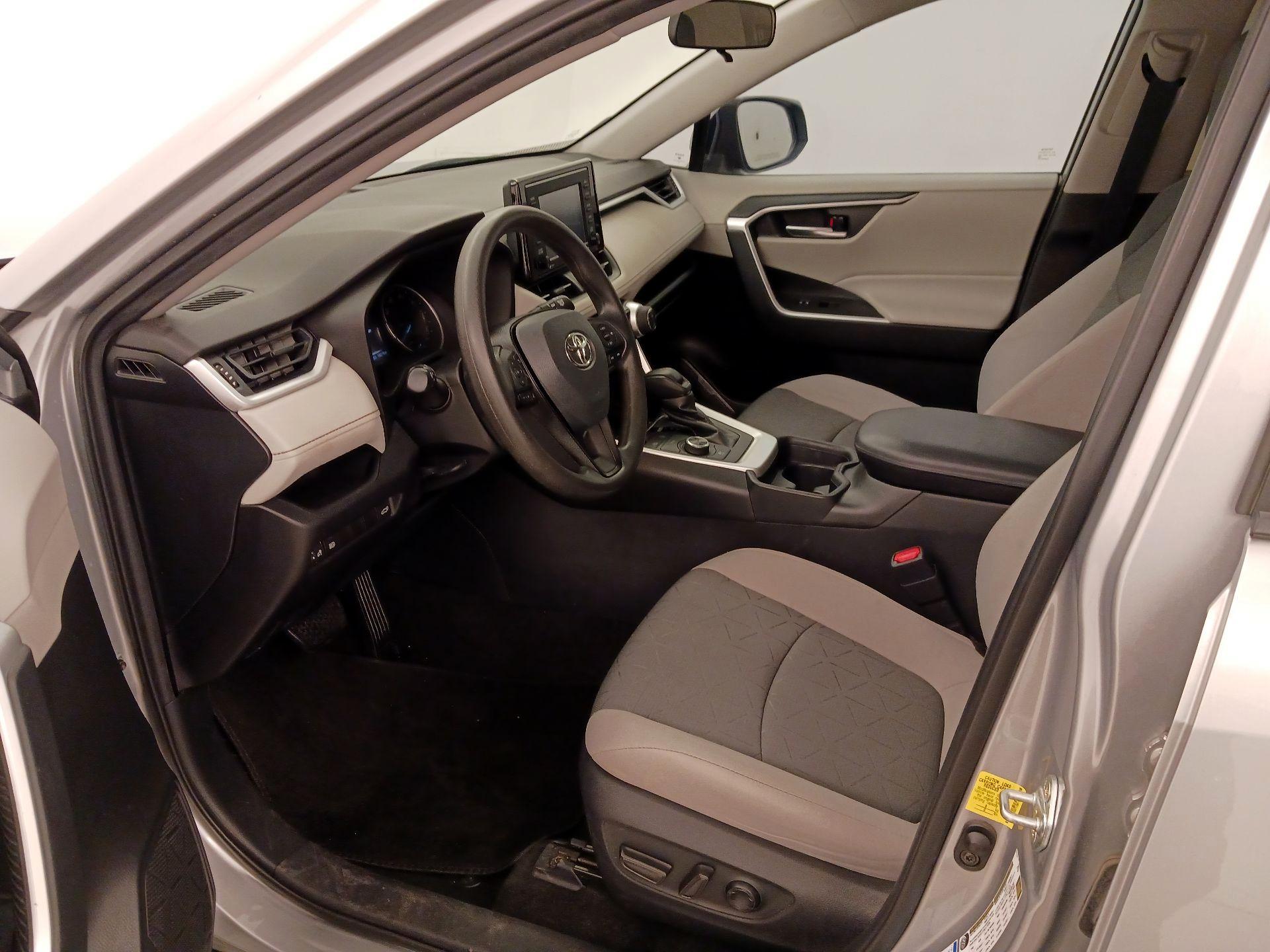 Thumbnail: 2021 Toyota RAV4 - 11