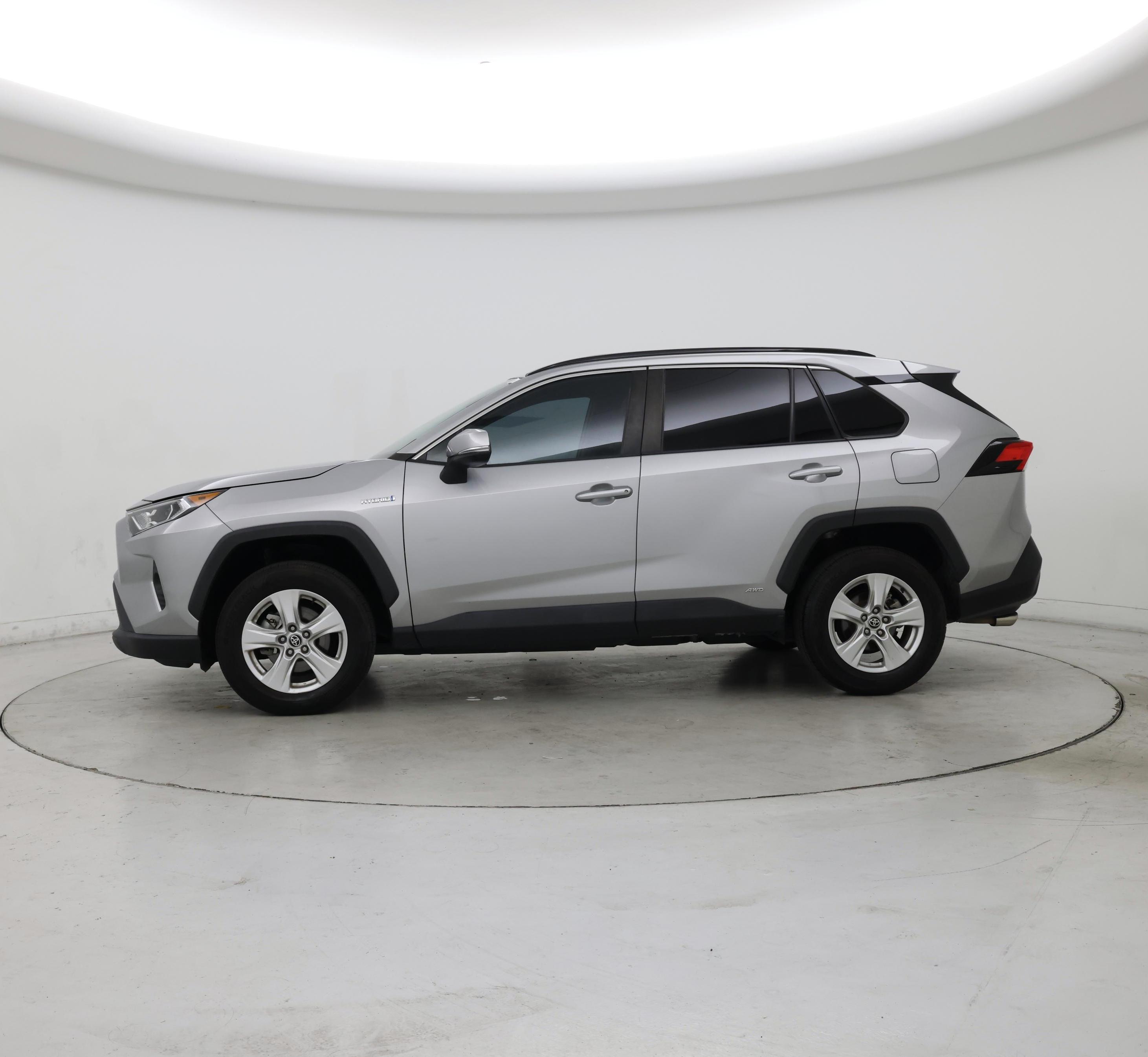 Thumbnail: 2021 Toyota RAV4 - 3