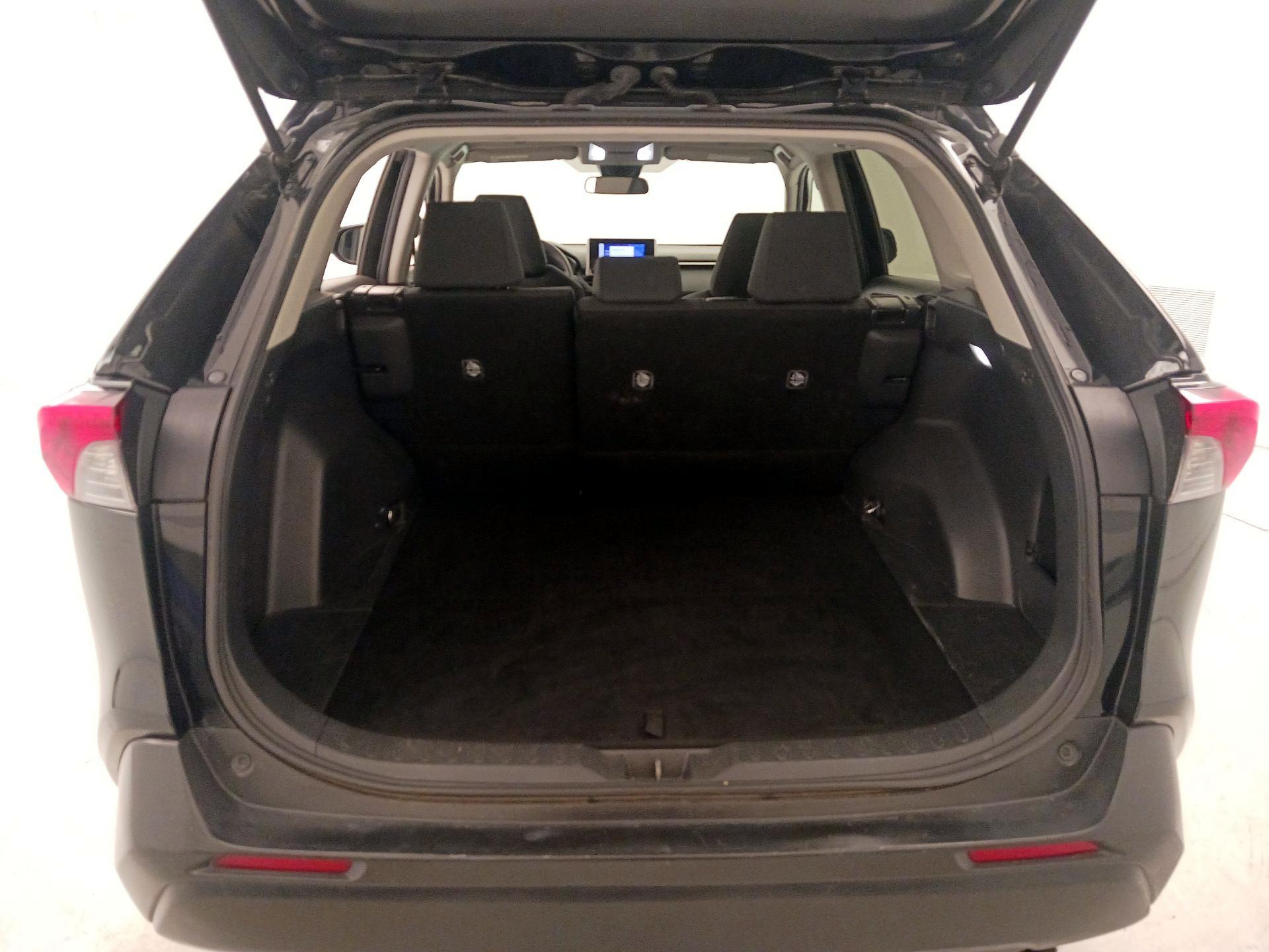 Thumbnail: 2024 Toyota RAV4 - 20