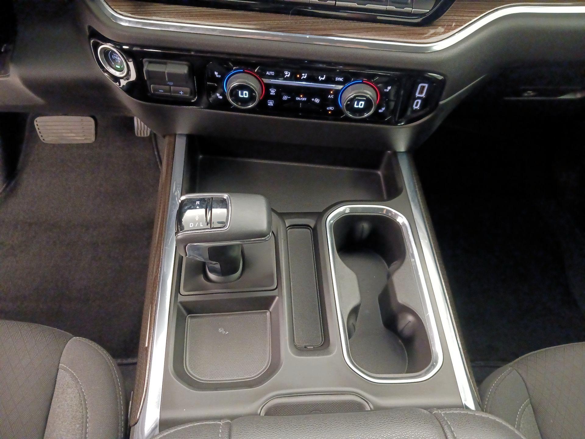 Thumbnail: 2024 Chevrolet Silverado 1500 - 17