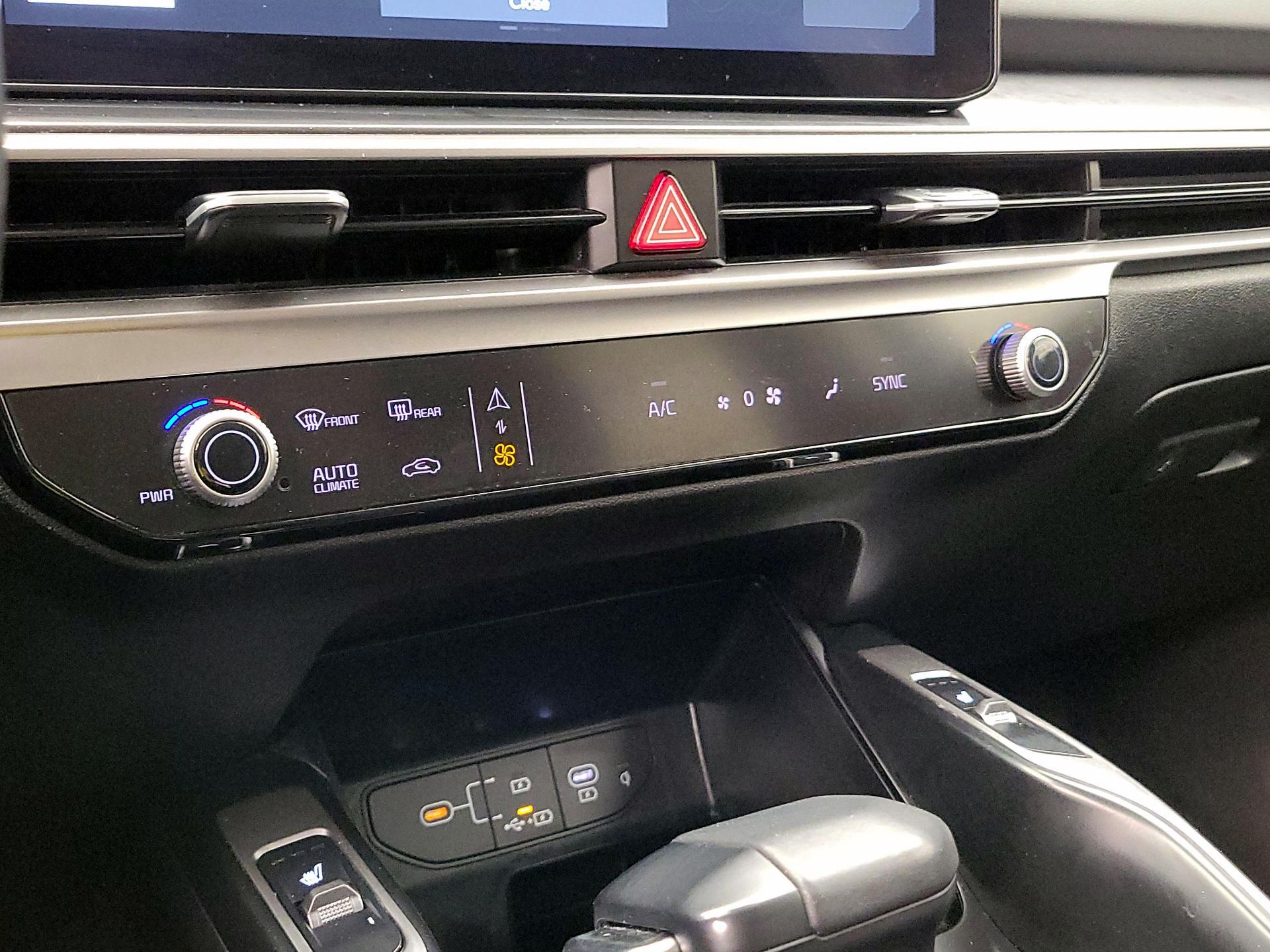 Thumbnail: 2024 Kia Sorento - 17