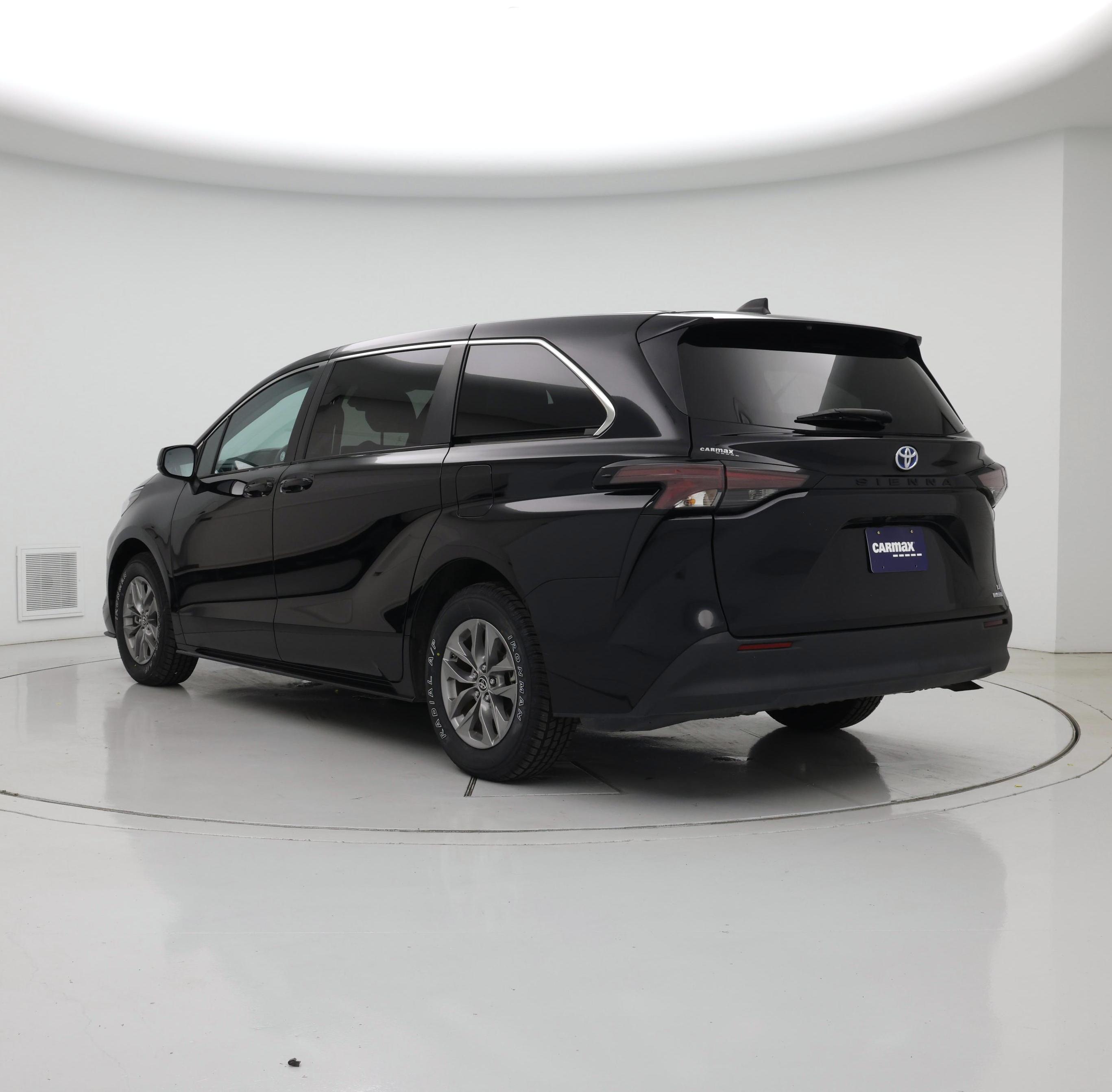 Thumbnail: 2024 Toyota Sienna - 2