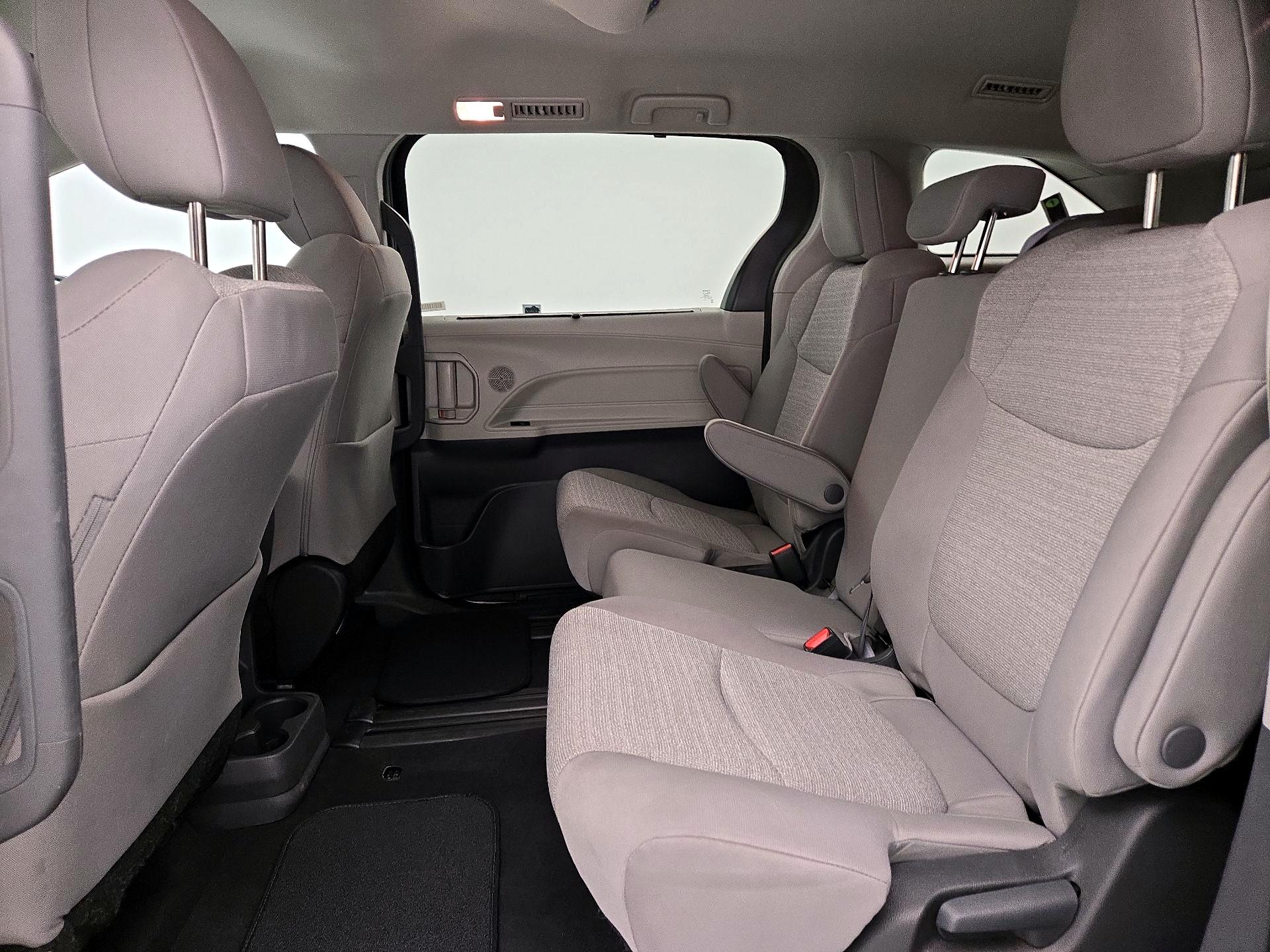 Thumbnail: 2024 Toyota Sienna - 19