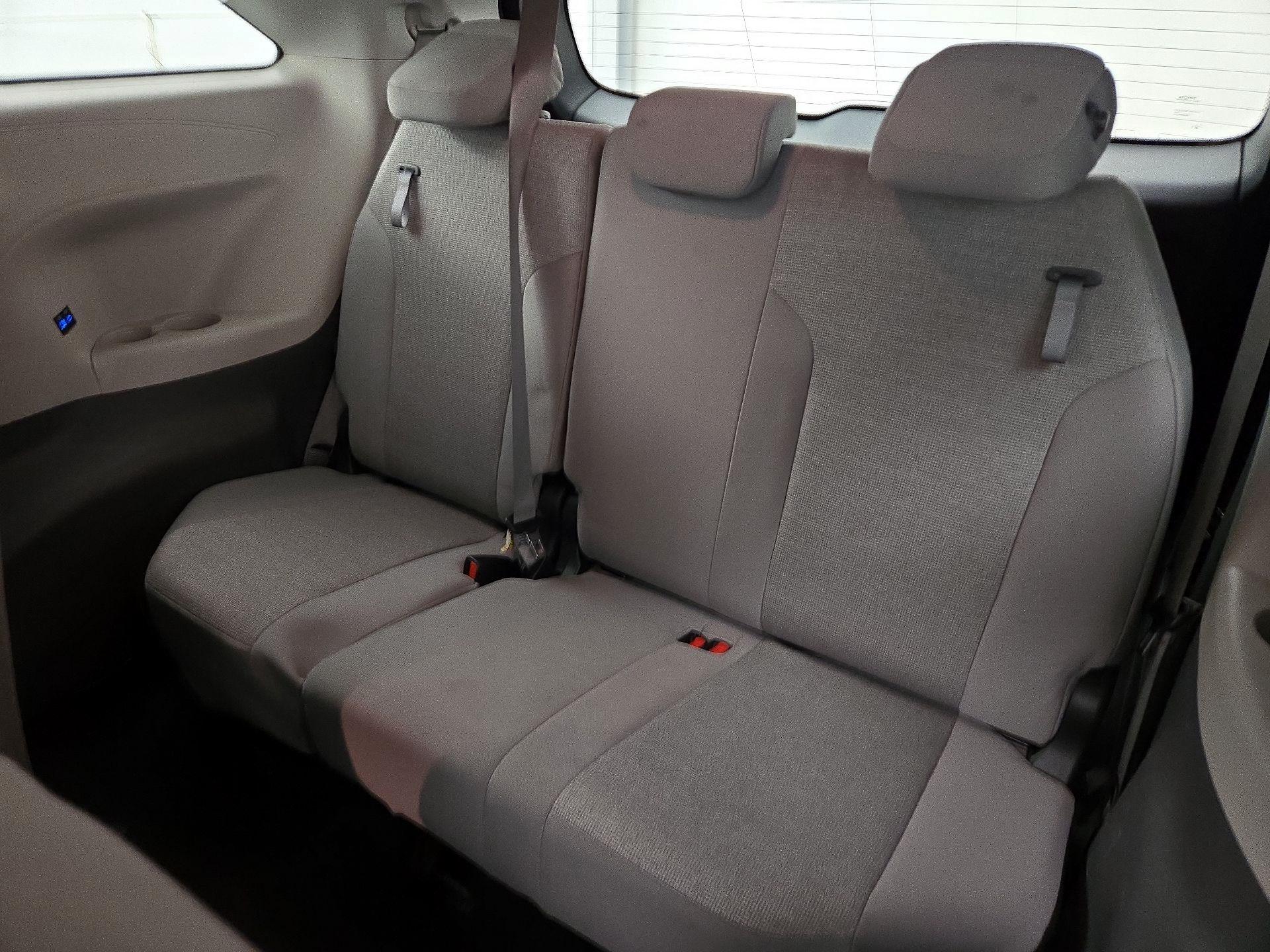 Thumbnail: 2024 Toyota Sienna - 20