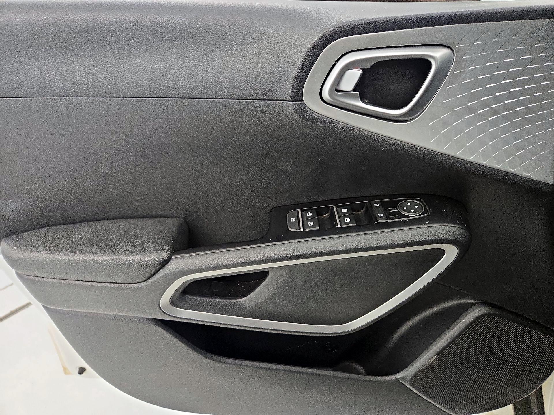 Thumbnail: 2022 Kia Soul - 12