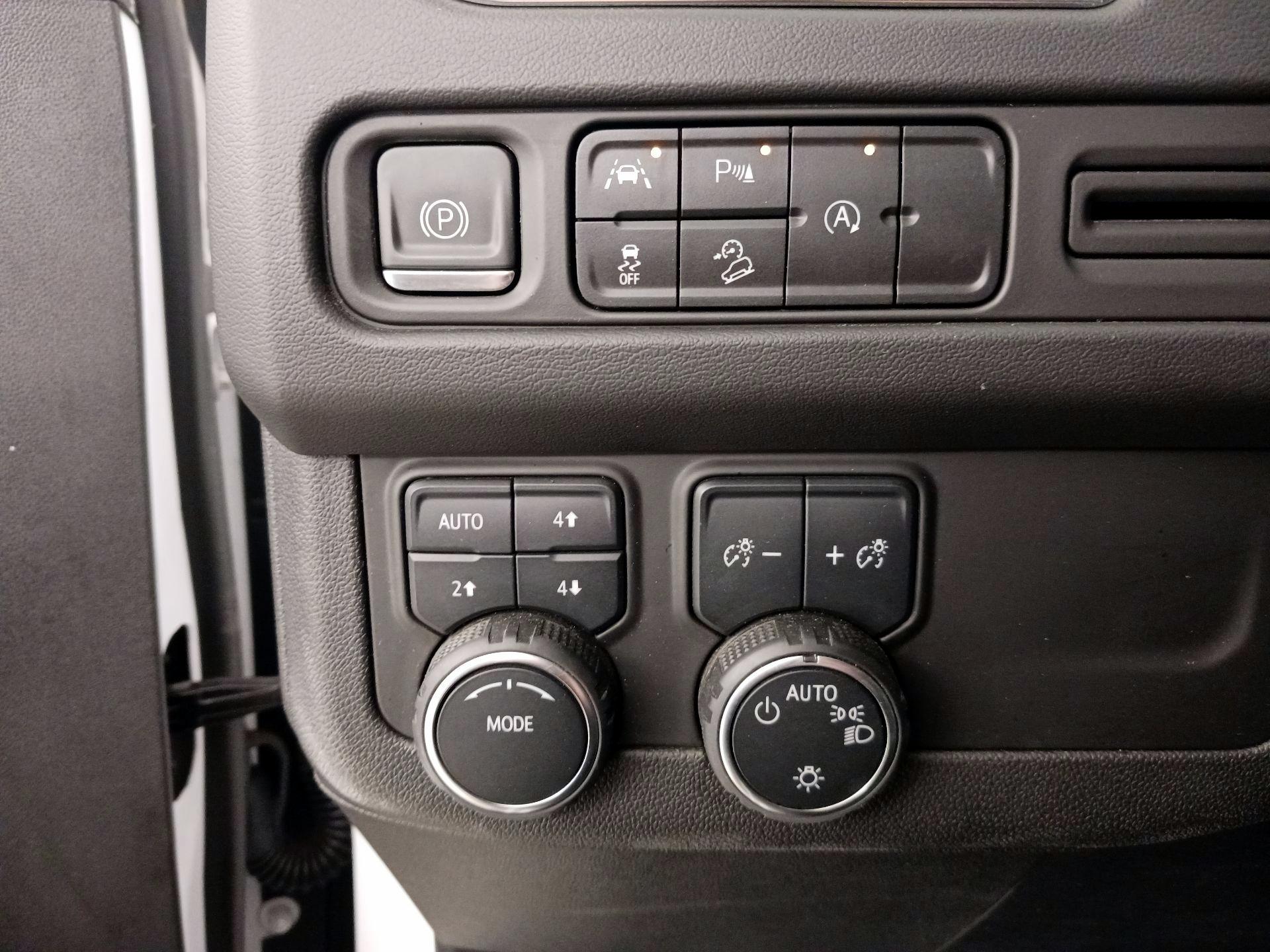 Thumbnail: 2023 Chevrolet Suburban - 13