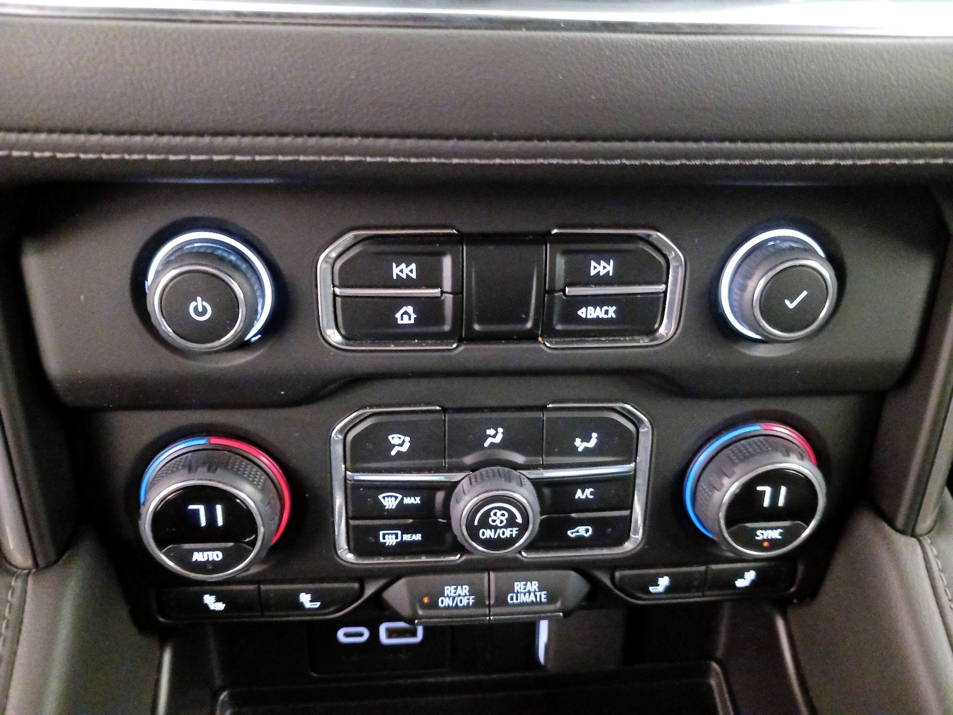 Thumbnail: 2024 Chevrolet Tahoe - 16