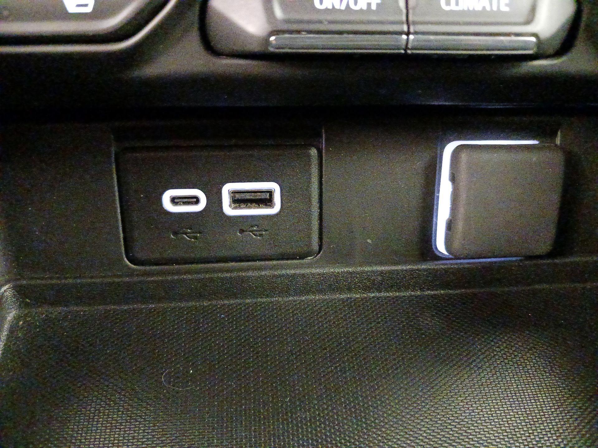 Thumbnail: 2024 Chevrolet Tahoe - 18