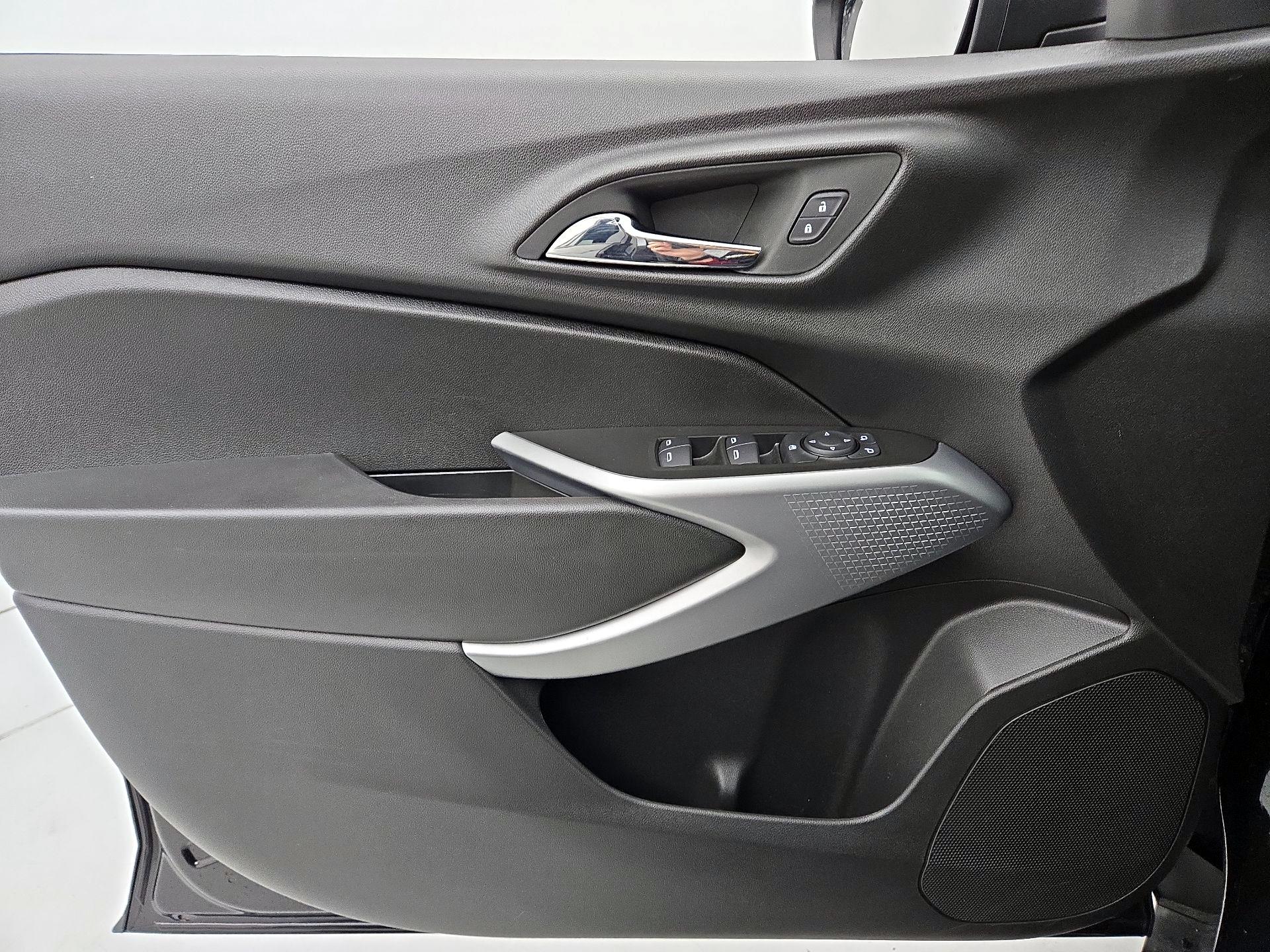 Thumbnail: 2024 Chevrolet Trax - 12