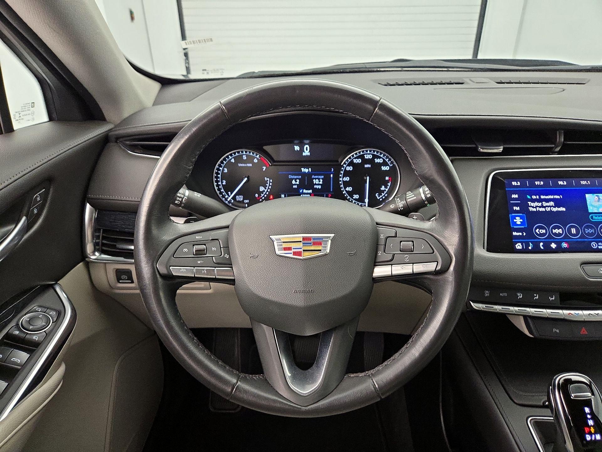 Thumbnail: 2023 Cadillac XT4 - 10