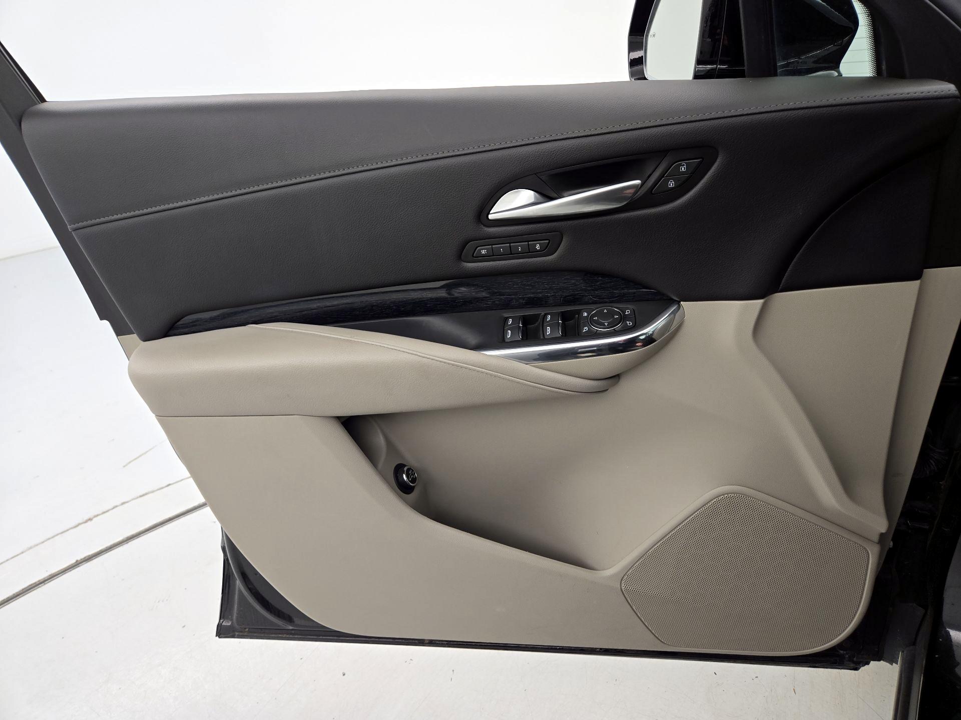 Thumbnail: 2023 Cadillac XT4 - 12