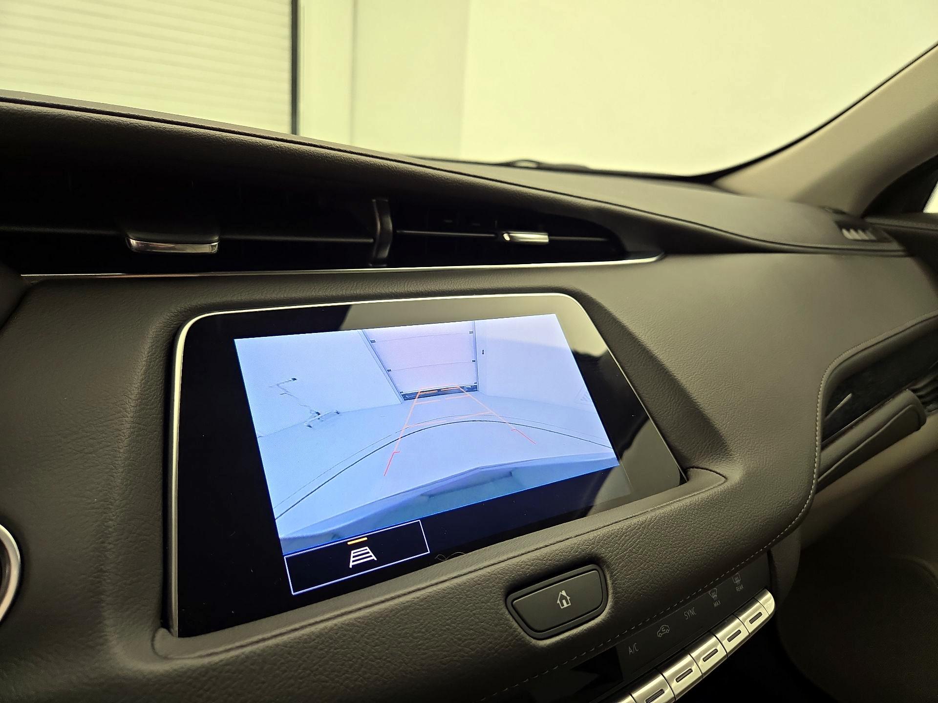 Thumbnail: 2023 Cadillac XT4 - 14