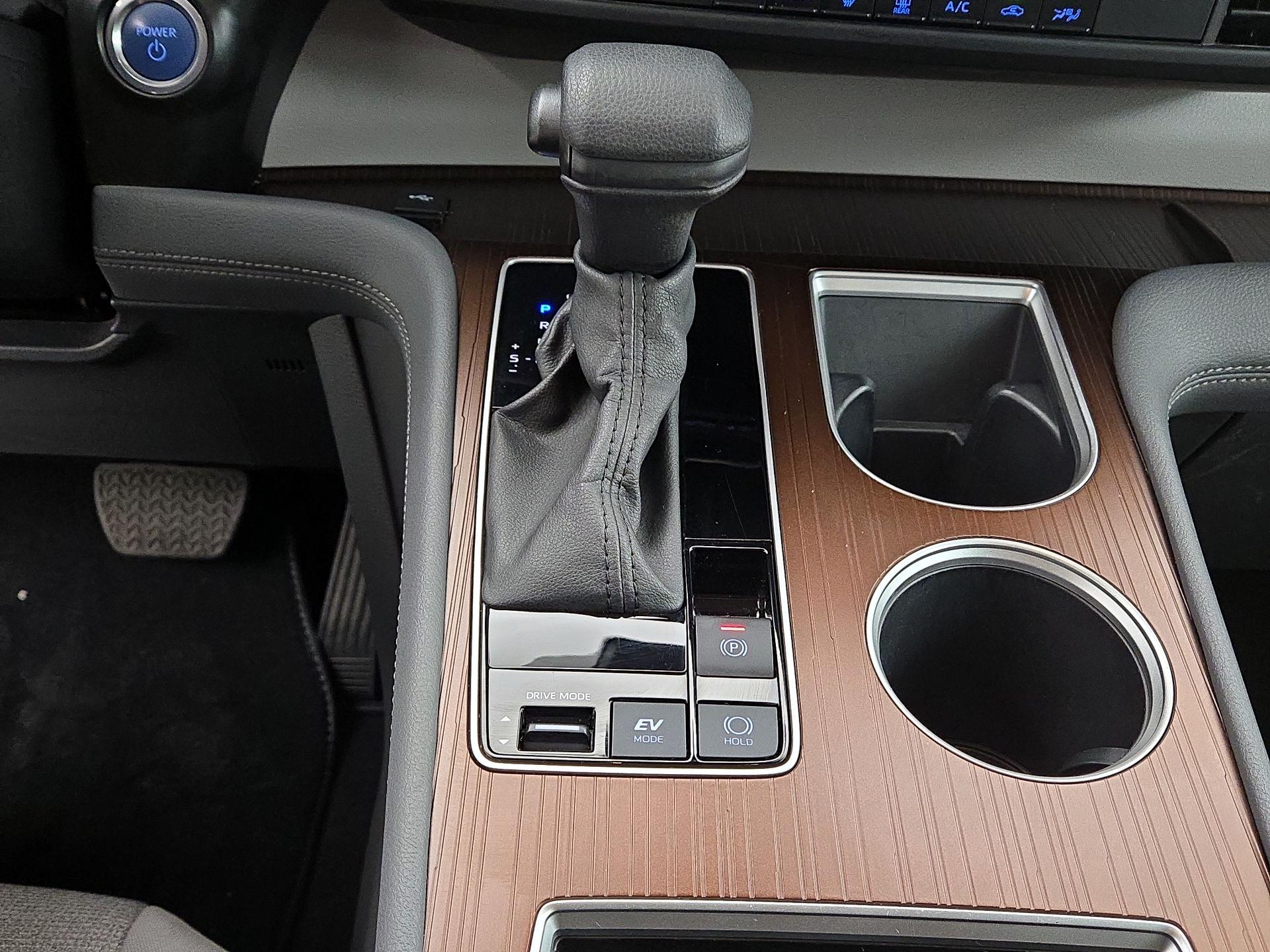 Thumbnail: 2024 Toyota Sienna - 17