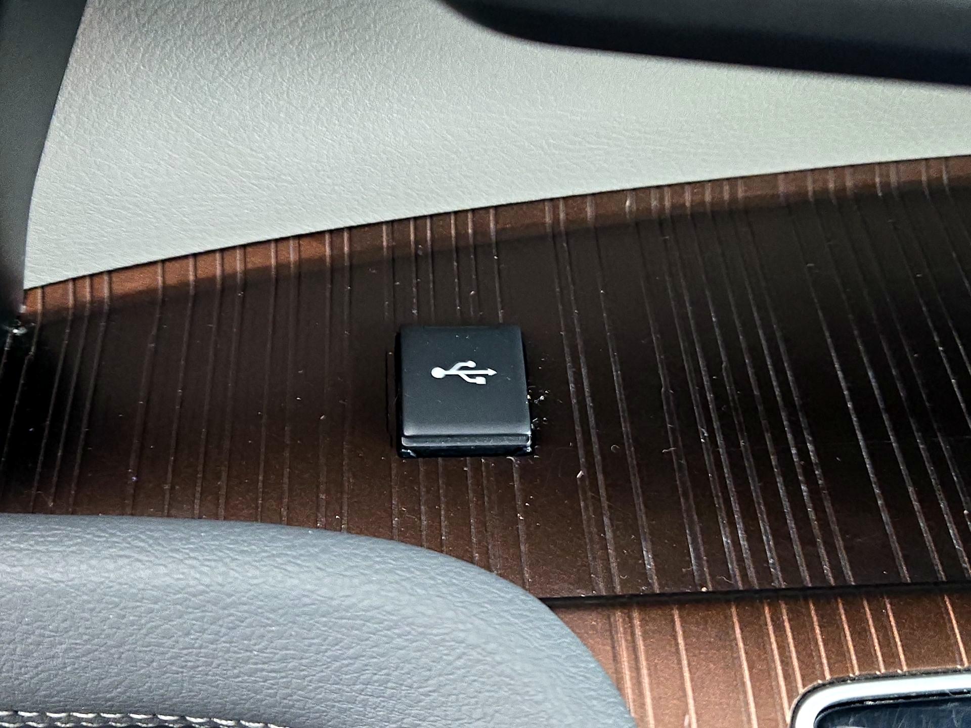 Thumbnail: 2024 Toyota Sienna - 18