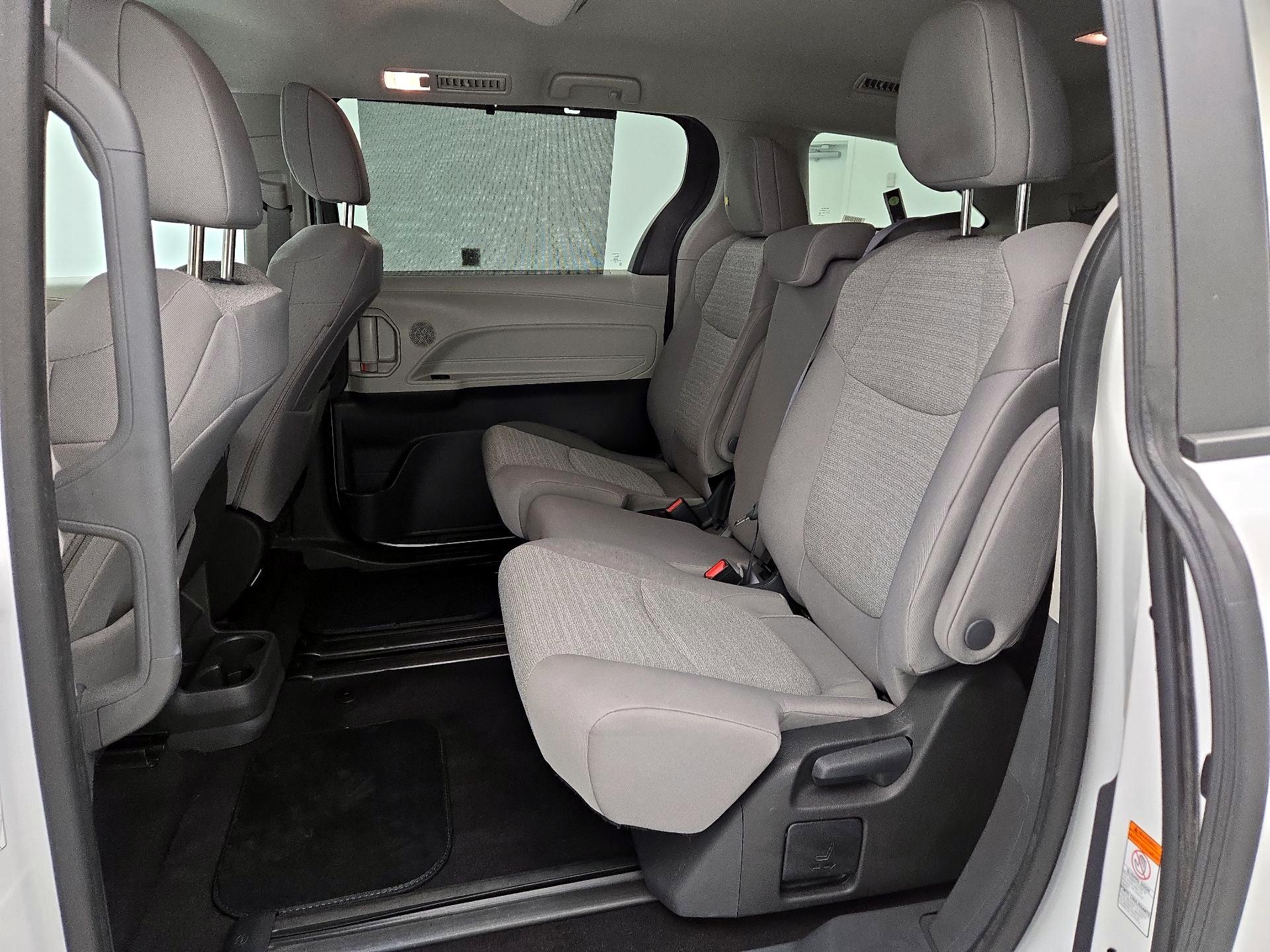 Thumbnail: 2024 Toyota Sienna - 19