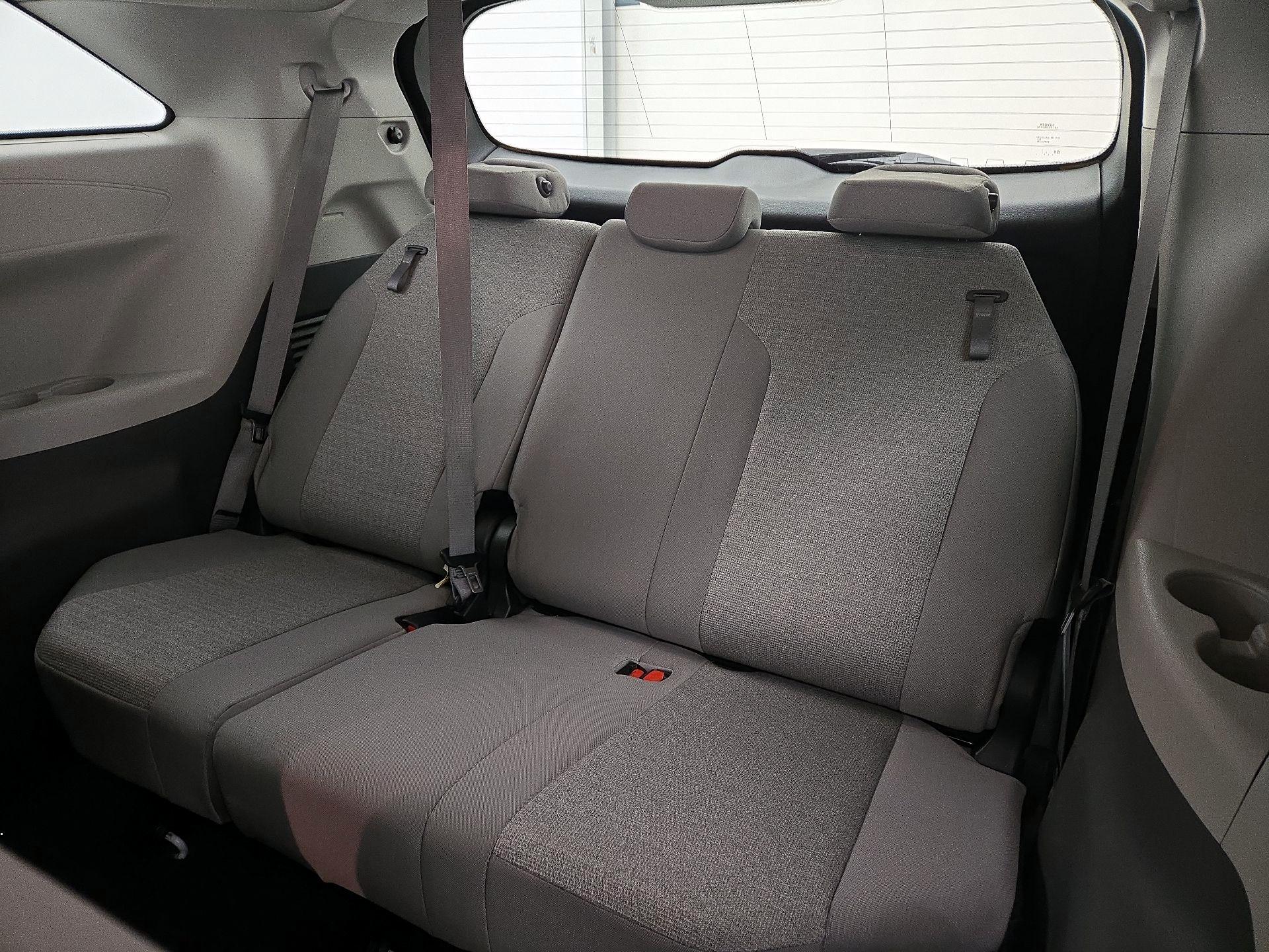 Thumbnail: 2024 Toyota Sienna - 20