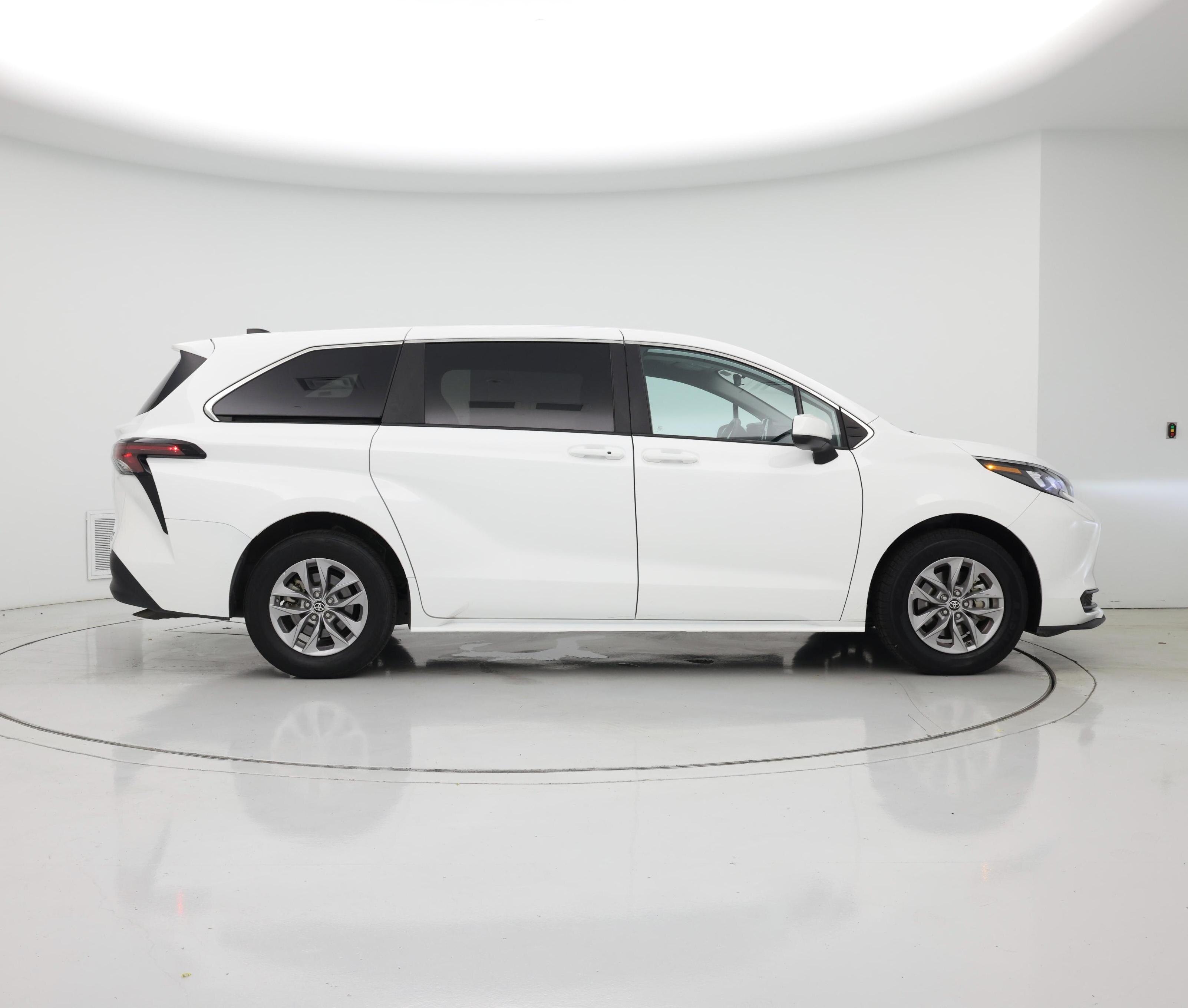 Thumbnail: 2024 Toyota Sienna - 7