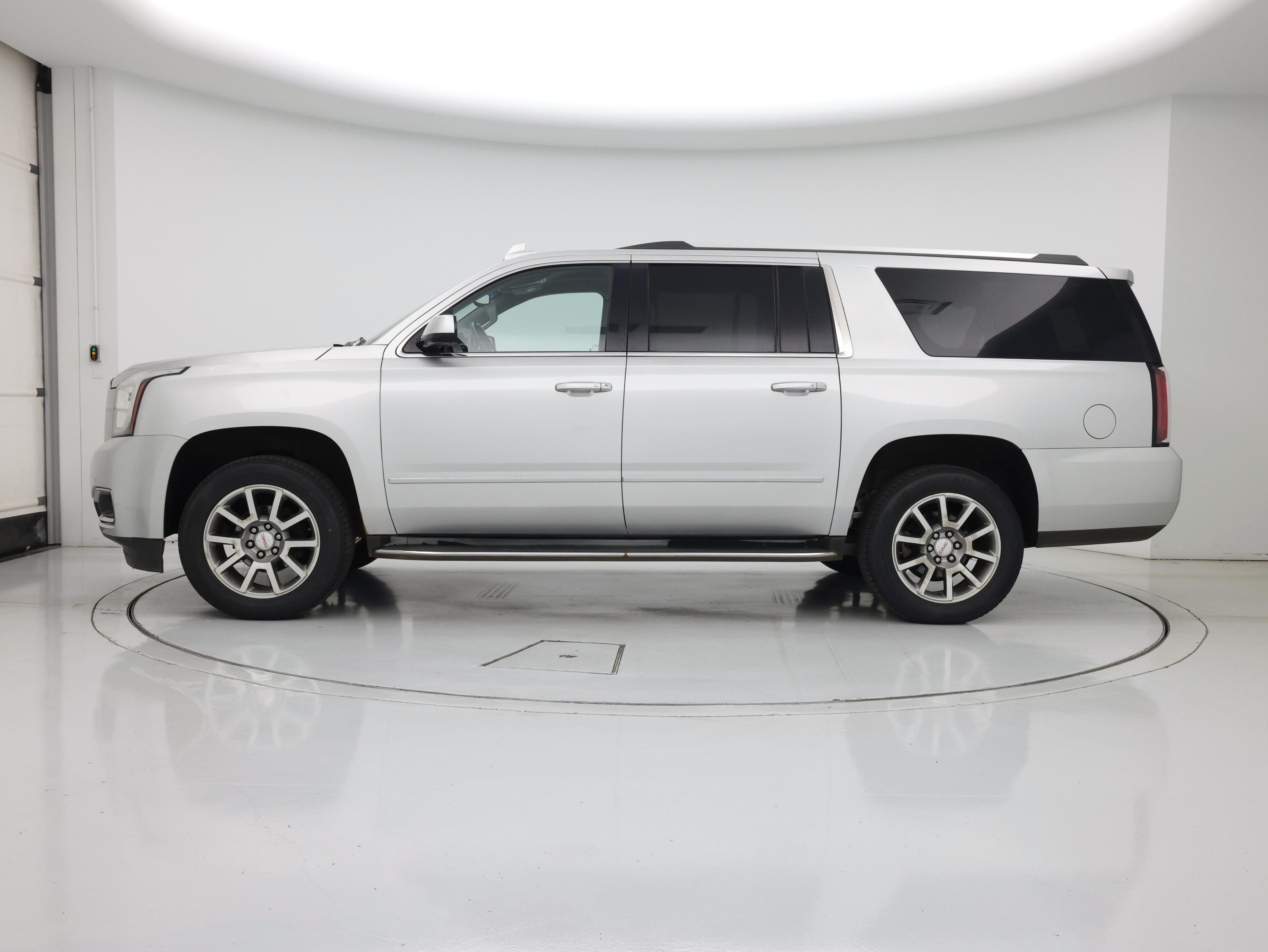 Thumbnail: 2020 GMC Yukon XL - 3