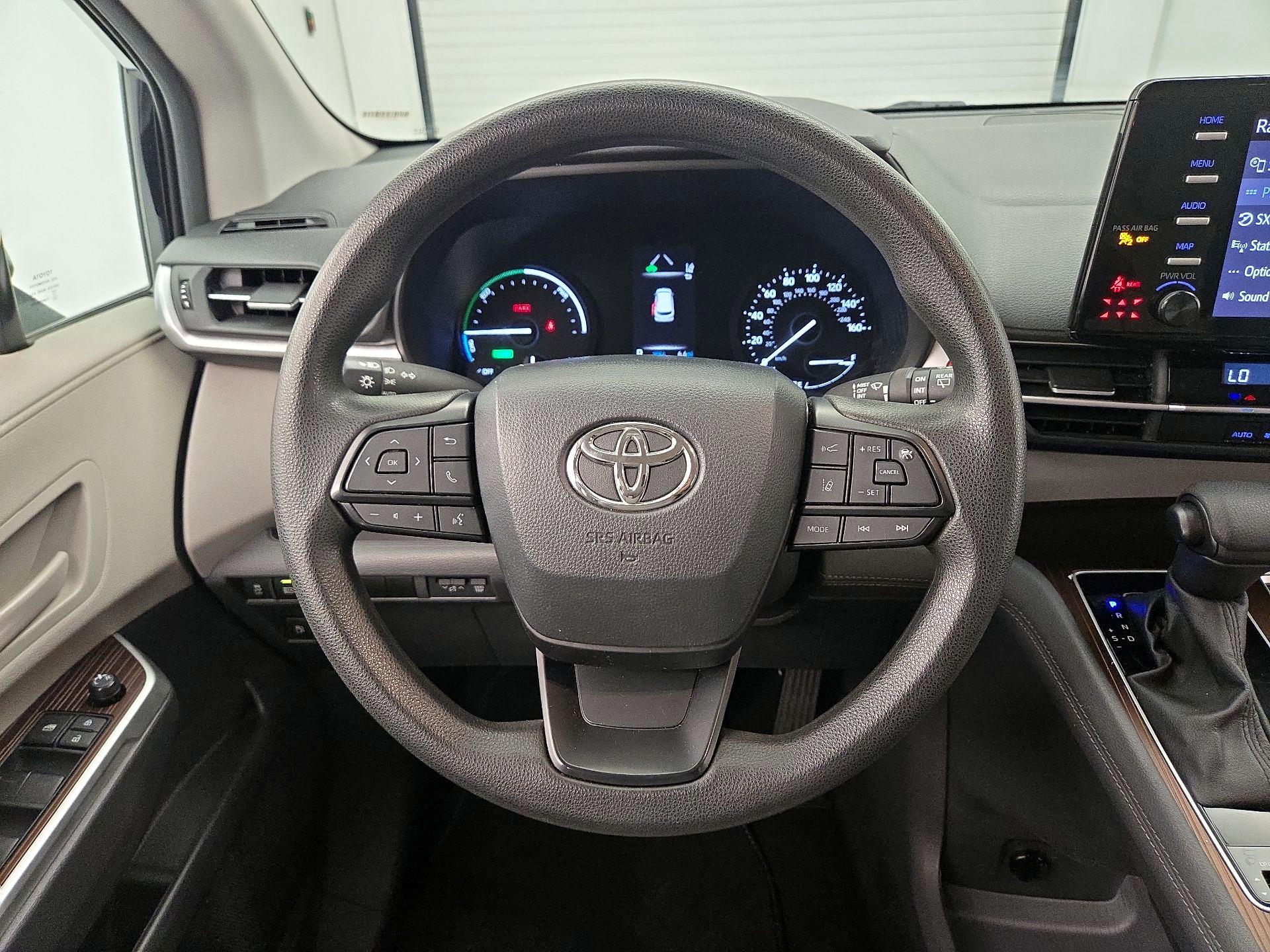 Thumbnail: 2024 Toyota Sienna - 10