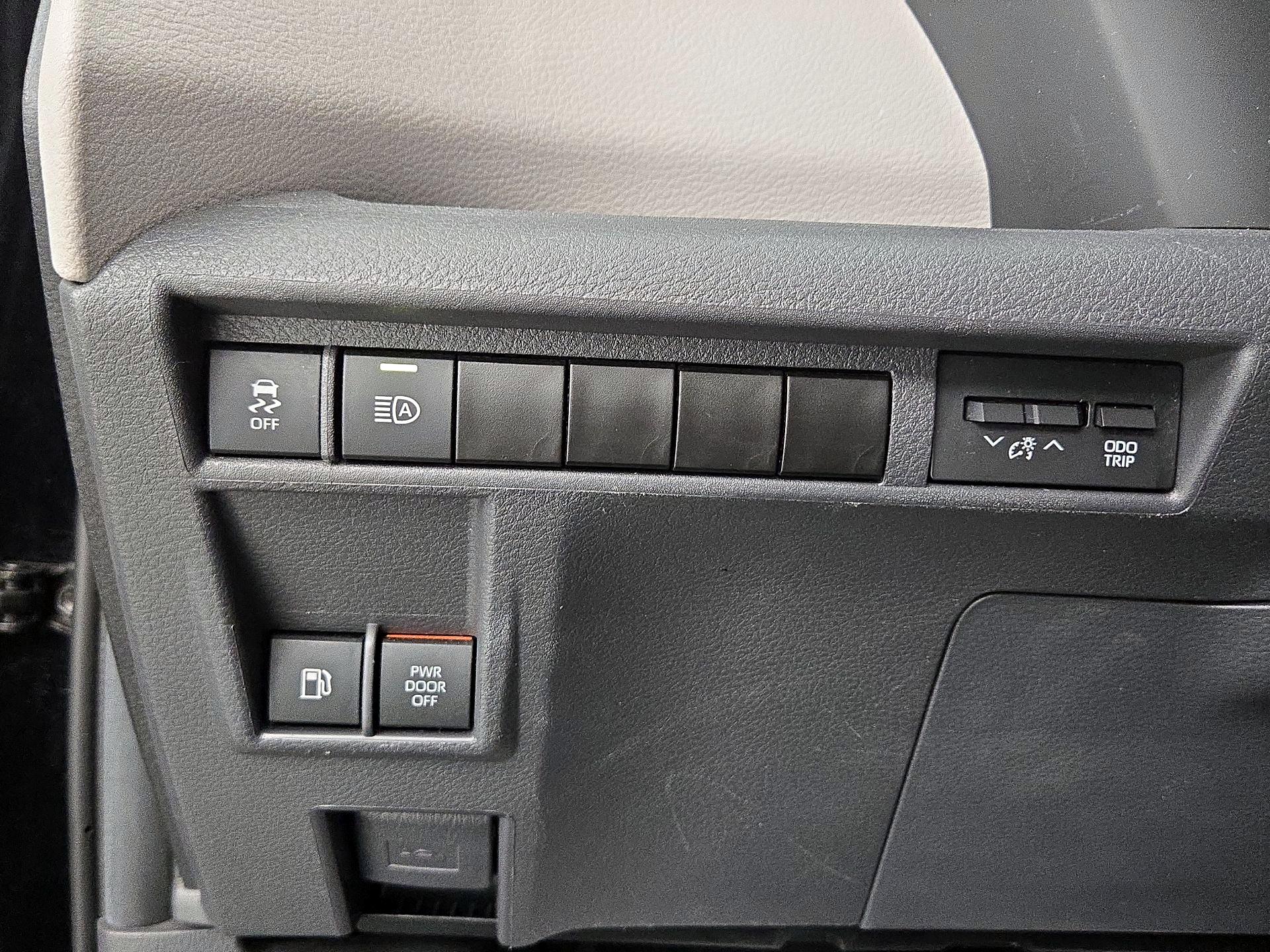 Thumbnail: 2024 Toyota Sienna - 13