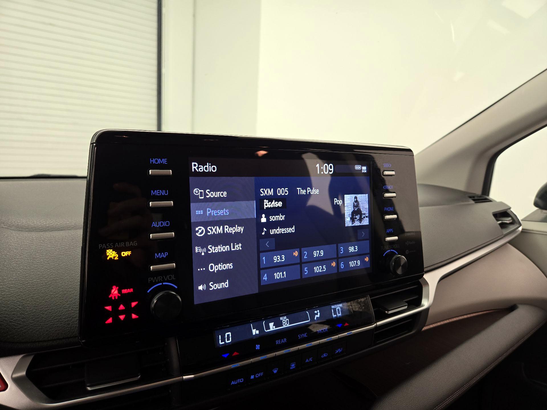 Thumbnail: 2024 Toyota Sienna - 15