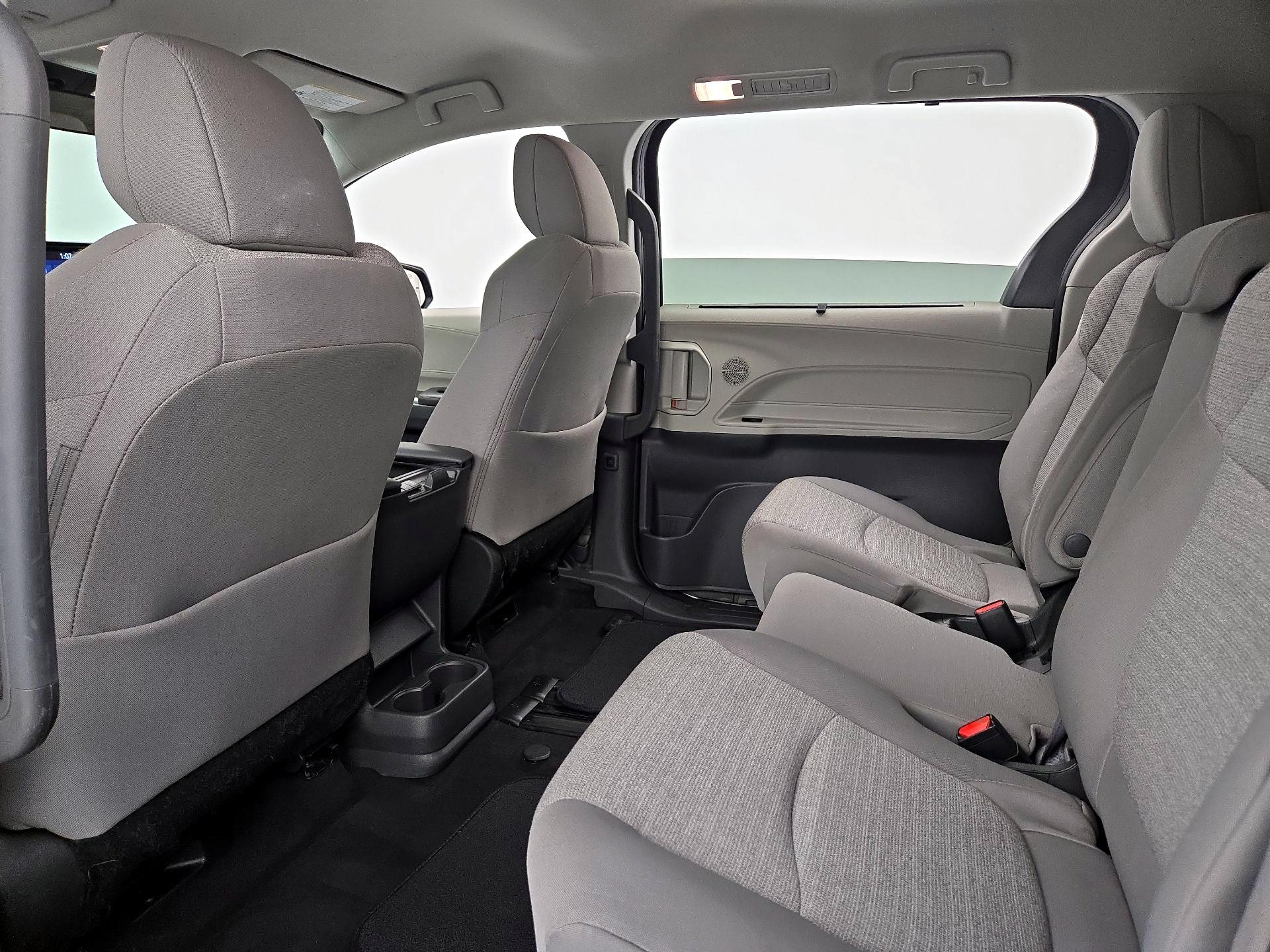 Thumbnail: 2024 Toyota Sienna - 19