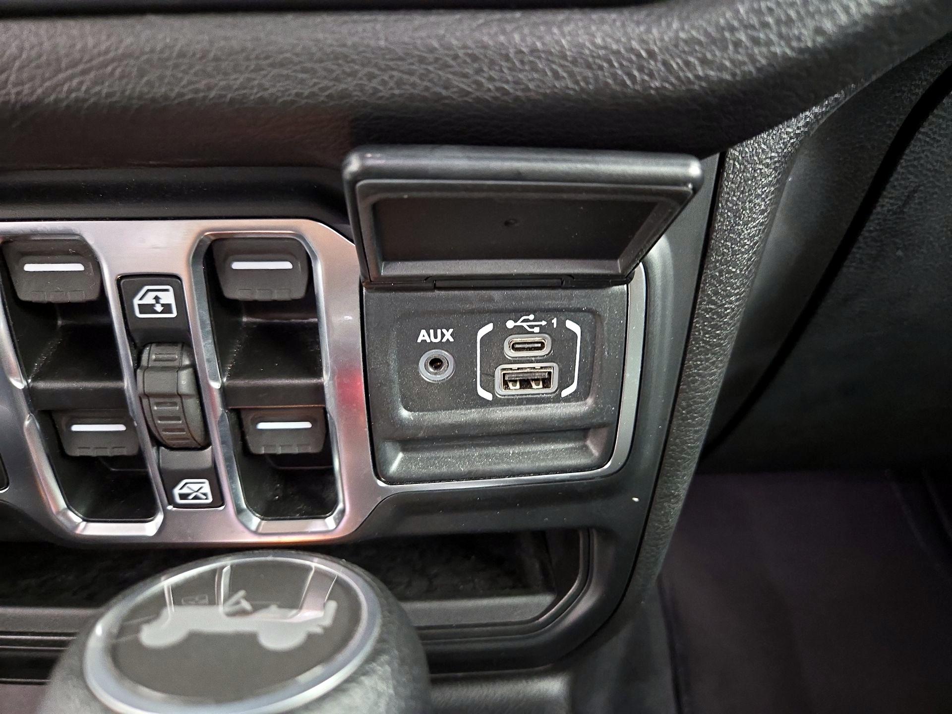 Thumbnail: 2024 Jeep Wrangler - 18