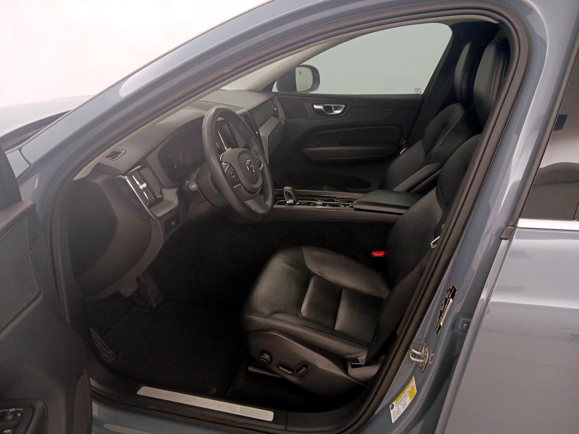 Thumbnail: 2023 Volvo XC60 - 11