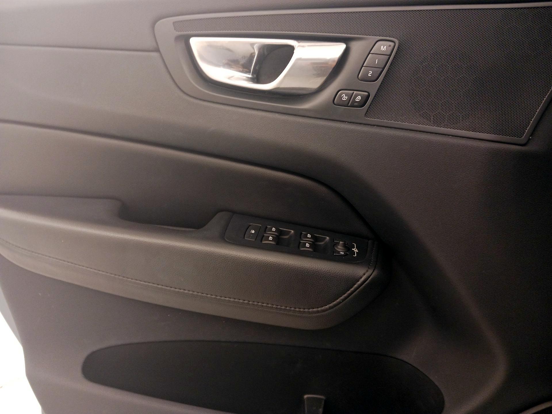 Thumbnail: 2023 Volvo XC60 - 12