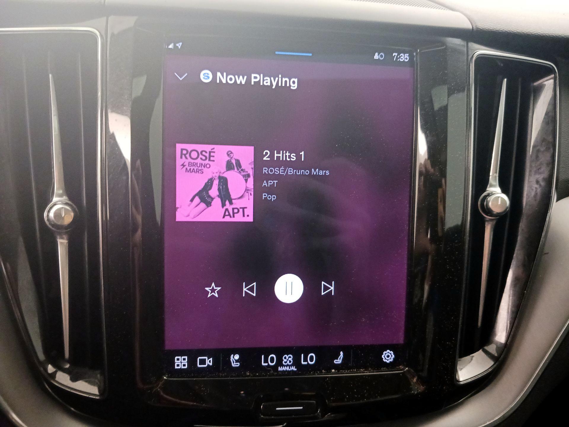 Thumbnail: 2023 Volvo XC60 - 16