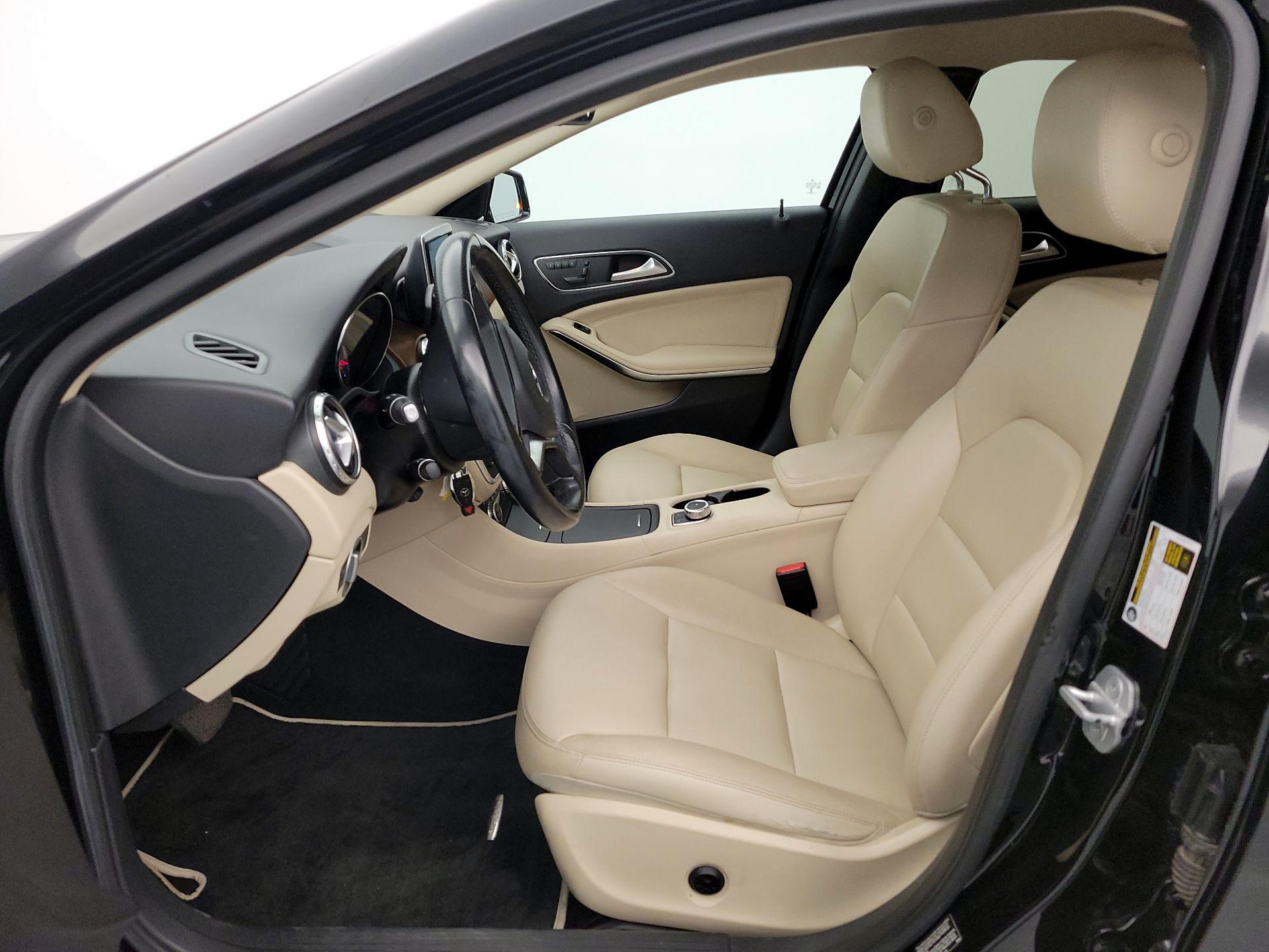 Thumbnail: 2015 Mercedes-Benz GLA - 11