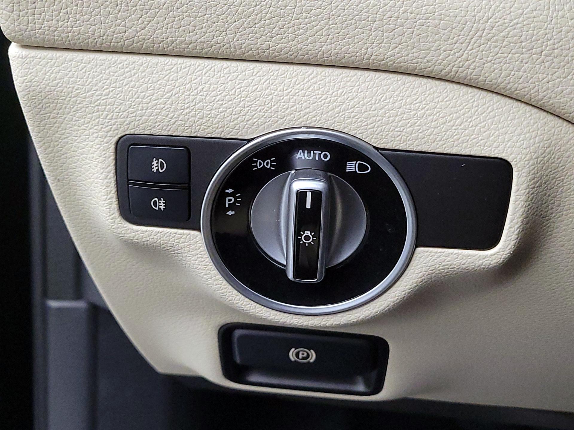 Thumbnail: 2015 Mercedes-Benz GLA - 13